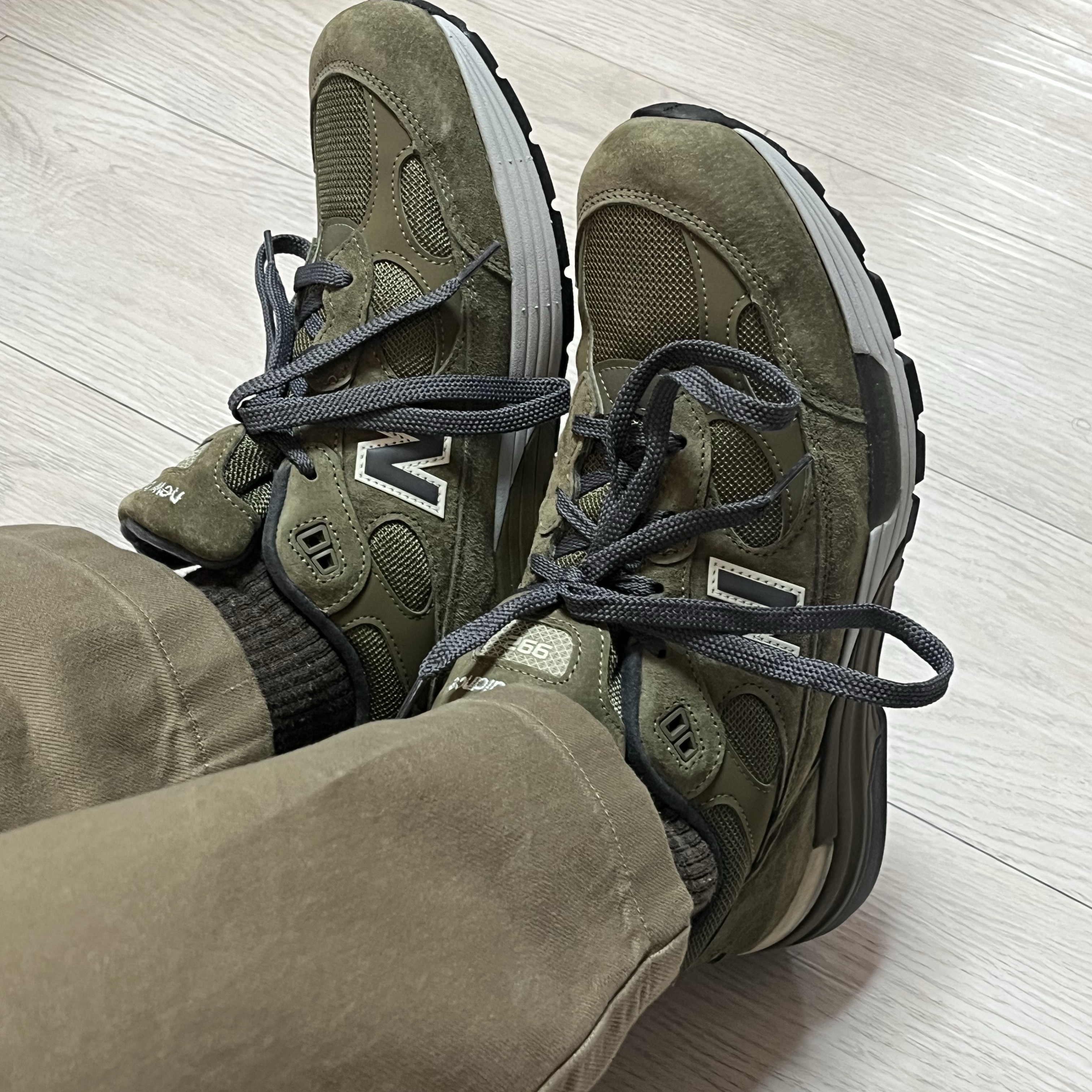 New Balance 992 Made in USA Dark Camo Covert Green - D Standard 착용 스타일 - 1