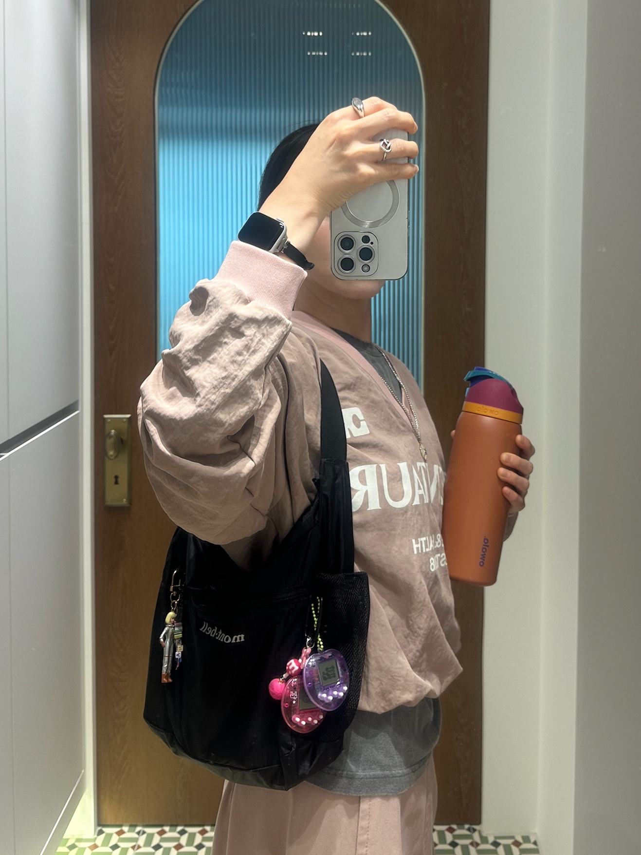 Montbell Pocketable Light Shoulder Bag Small Black, Birkenstock Boston Soft Footbed Taupe - Regular 착용 스타일 - 4