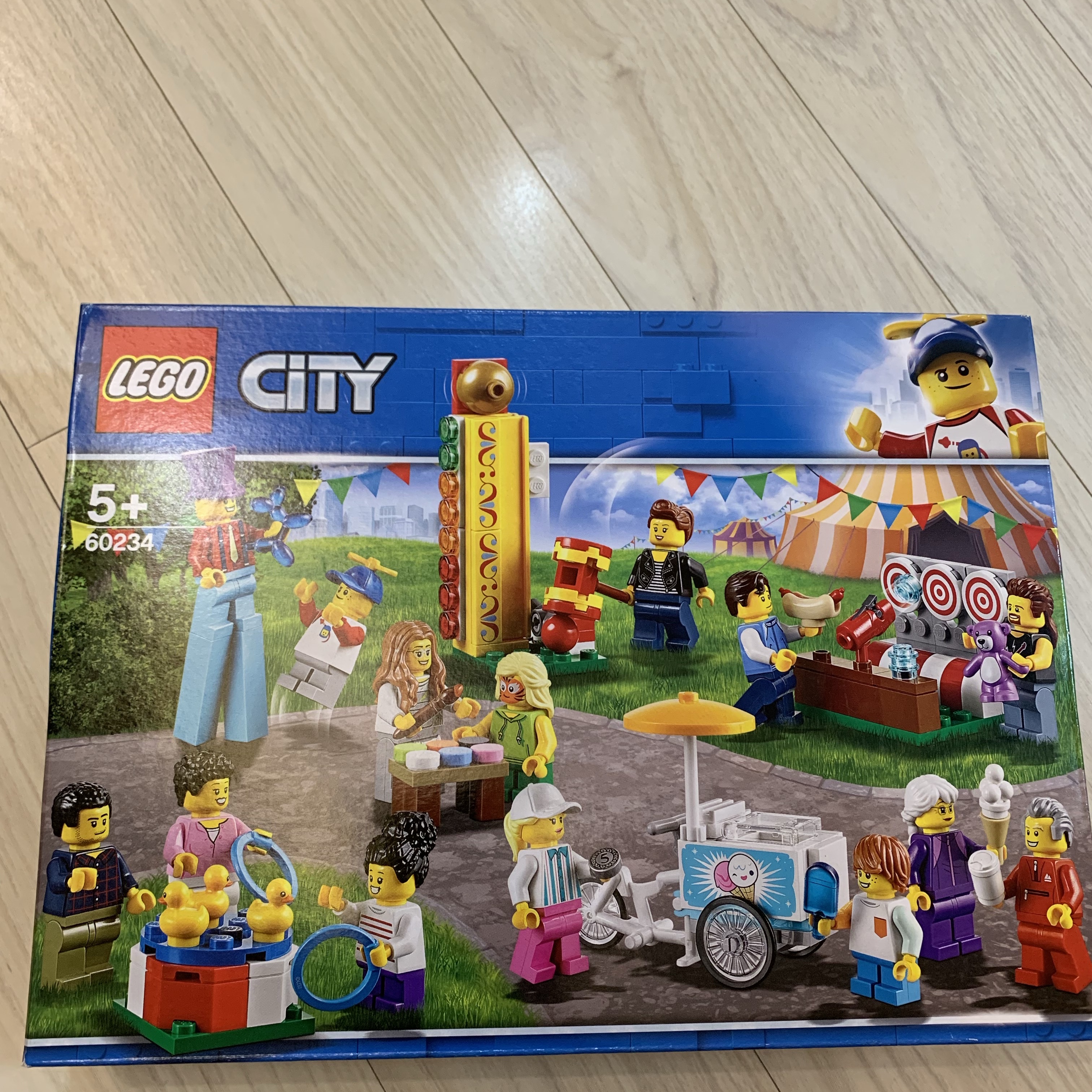 Lego People Pack - Fun Fair 착용 스타일