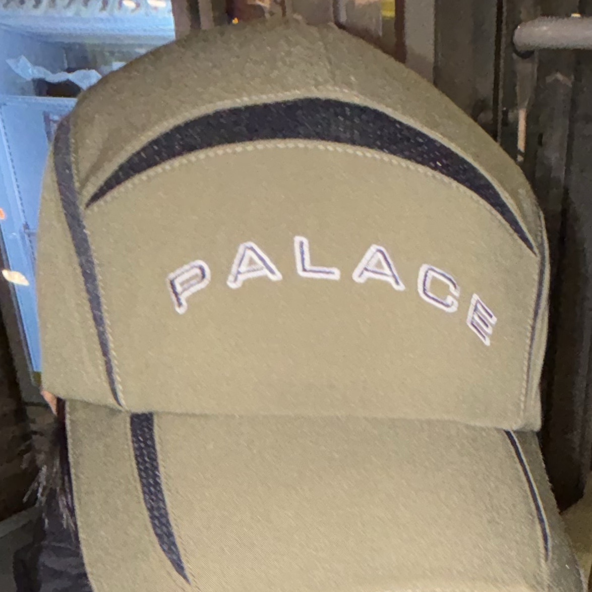 Palace Arc Shell Runner Navy - 24SS 착용 스타일