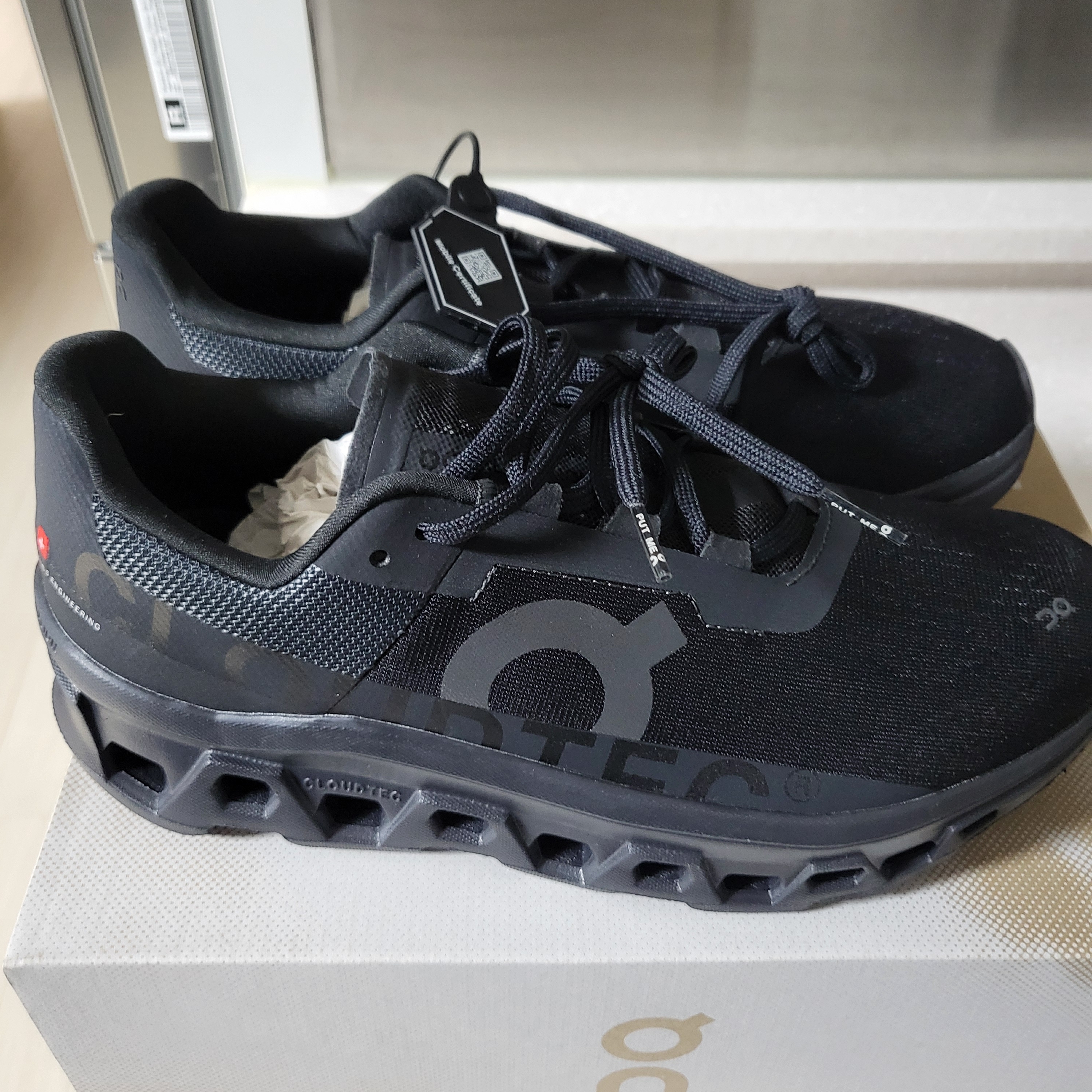 On Running Cloudmonster All Black 착용 스타일