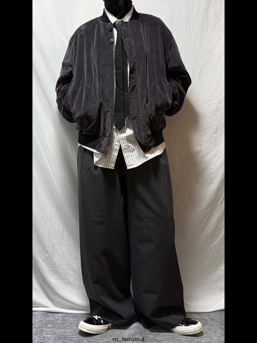 Converse One Star Ox HanByeol Black 착용 스타일 - 1