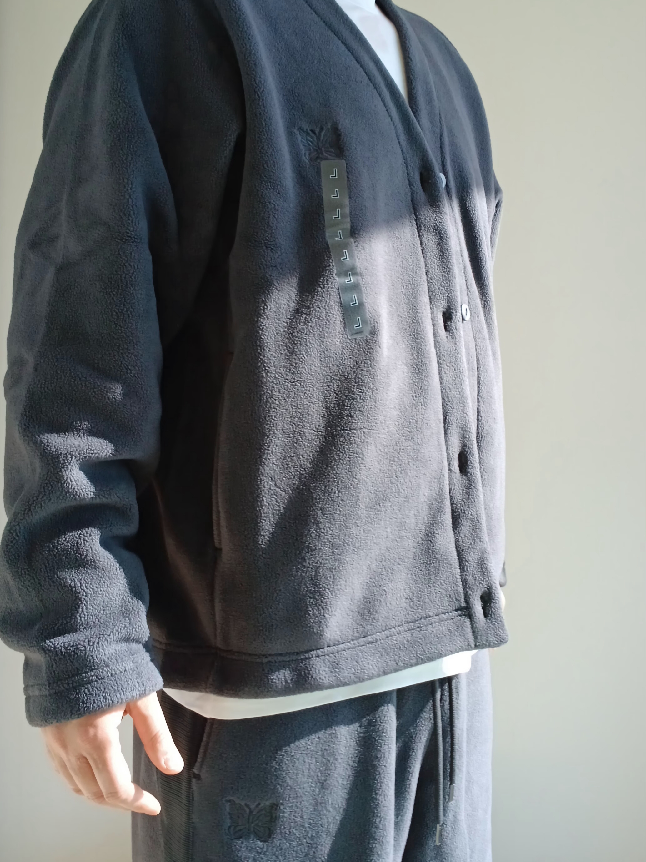 Uniqlo x Needles Fleece Oversized Cardigan Dark Gray - KR, Uniqlo x Needles Fleece Wide Pants Dark Gray - KR 착용 스타일 - 1