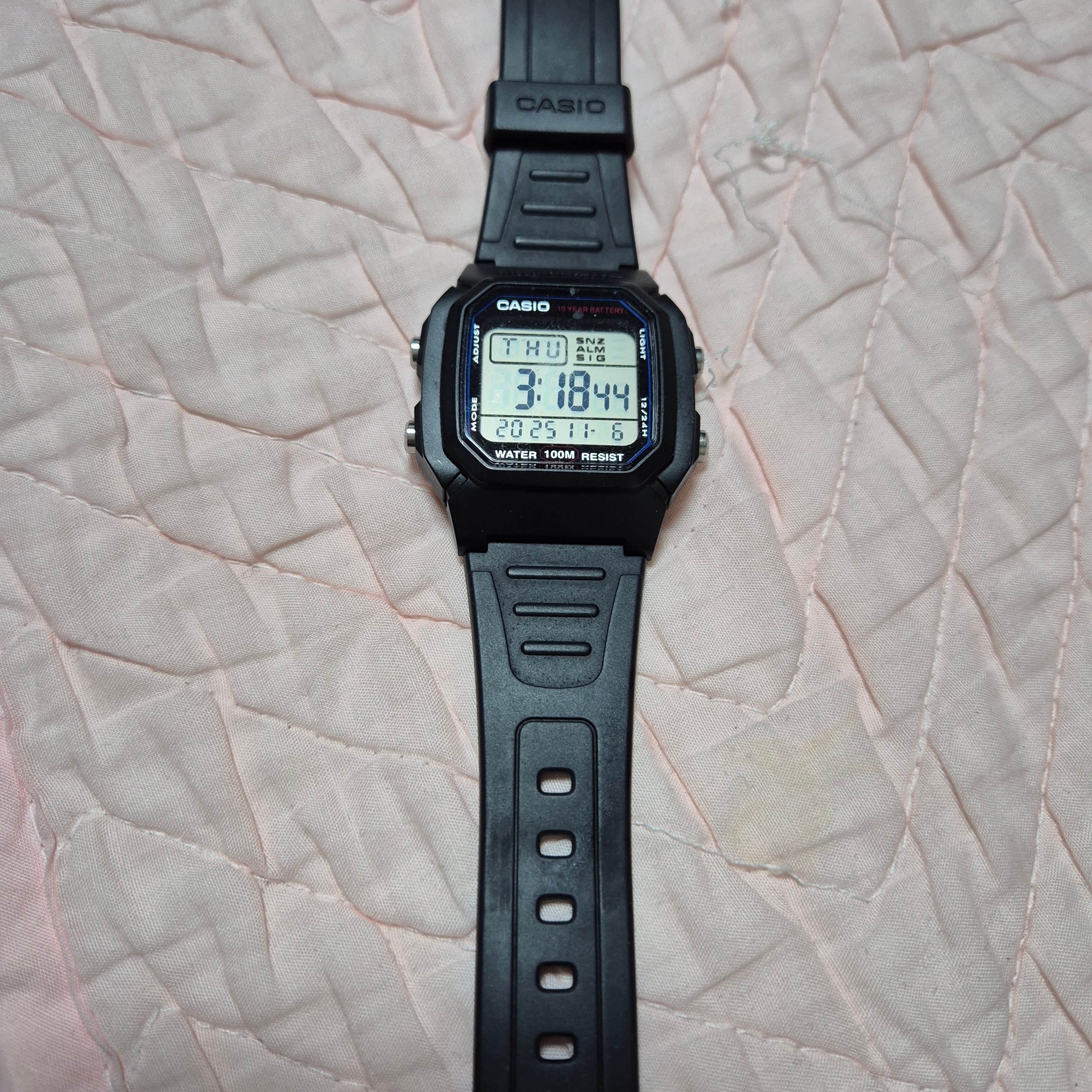 Casio F-91W-1 착용 스타일
