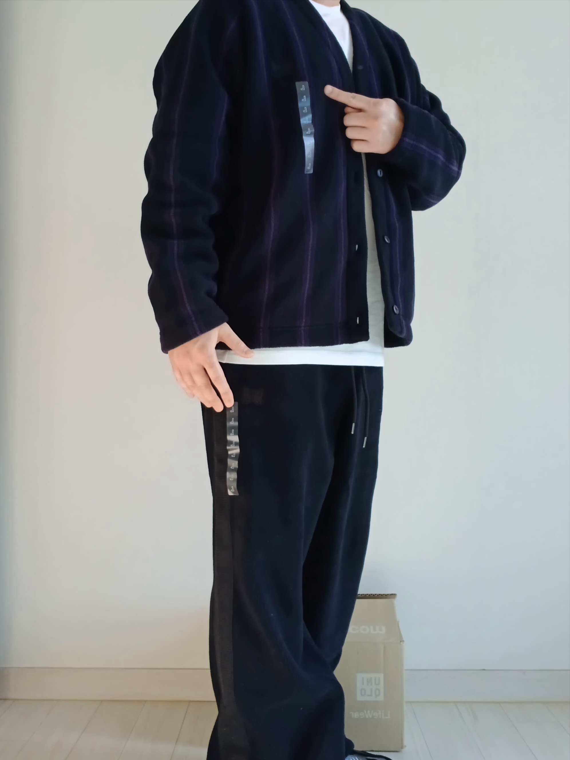 Uniqlo x Needles Fleece Oversized Cardigan Black - KR, Uniqlo x Needles Fleece Wide Pants Black - KR 착용 스타일 - 3