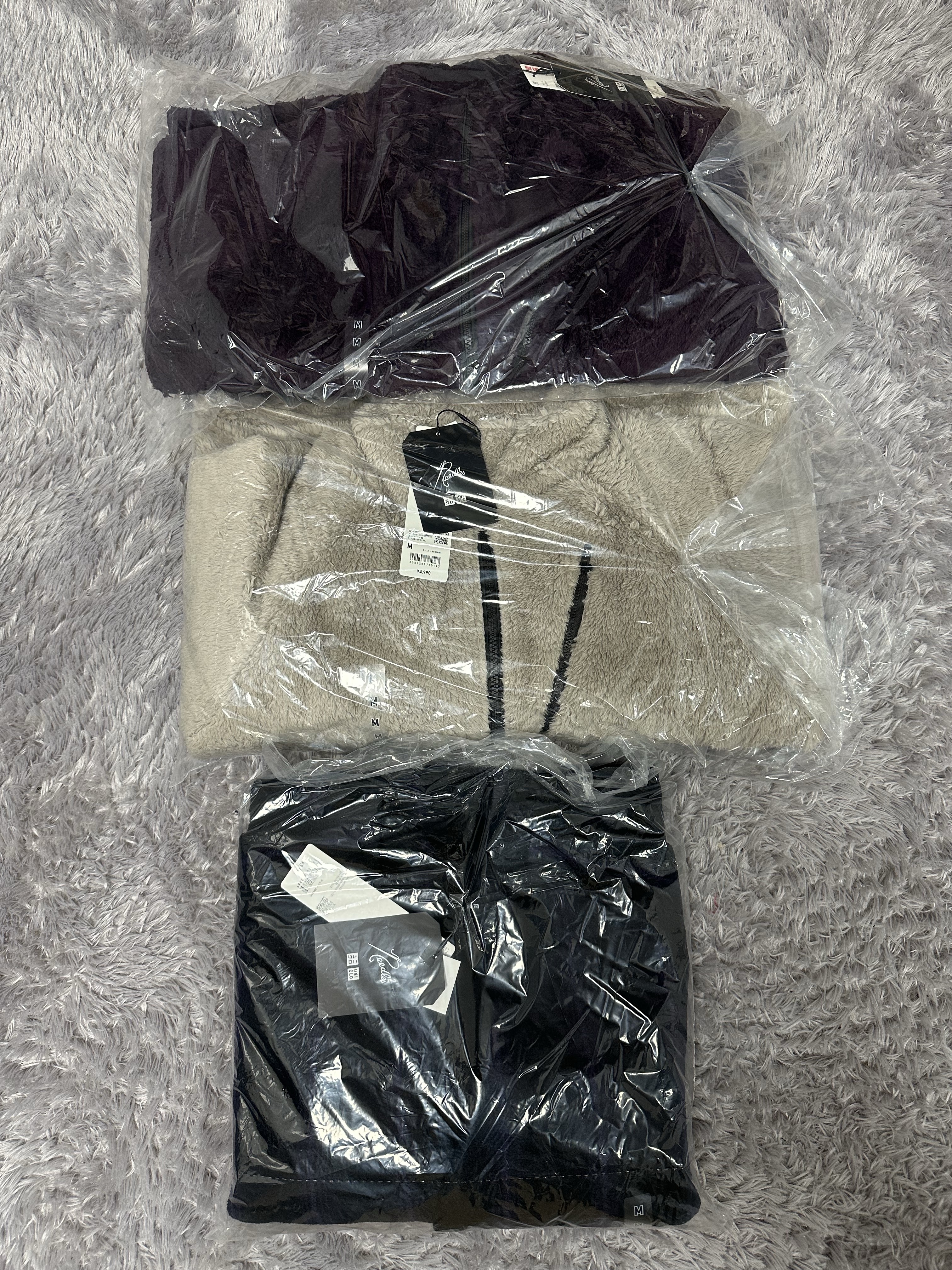 Uniqlo x Needles Fleece Oversized Cardigan Black - JP, Uniqlo x Needles Fleece Jacket Beige - JP 착용 스타일