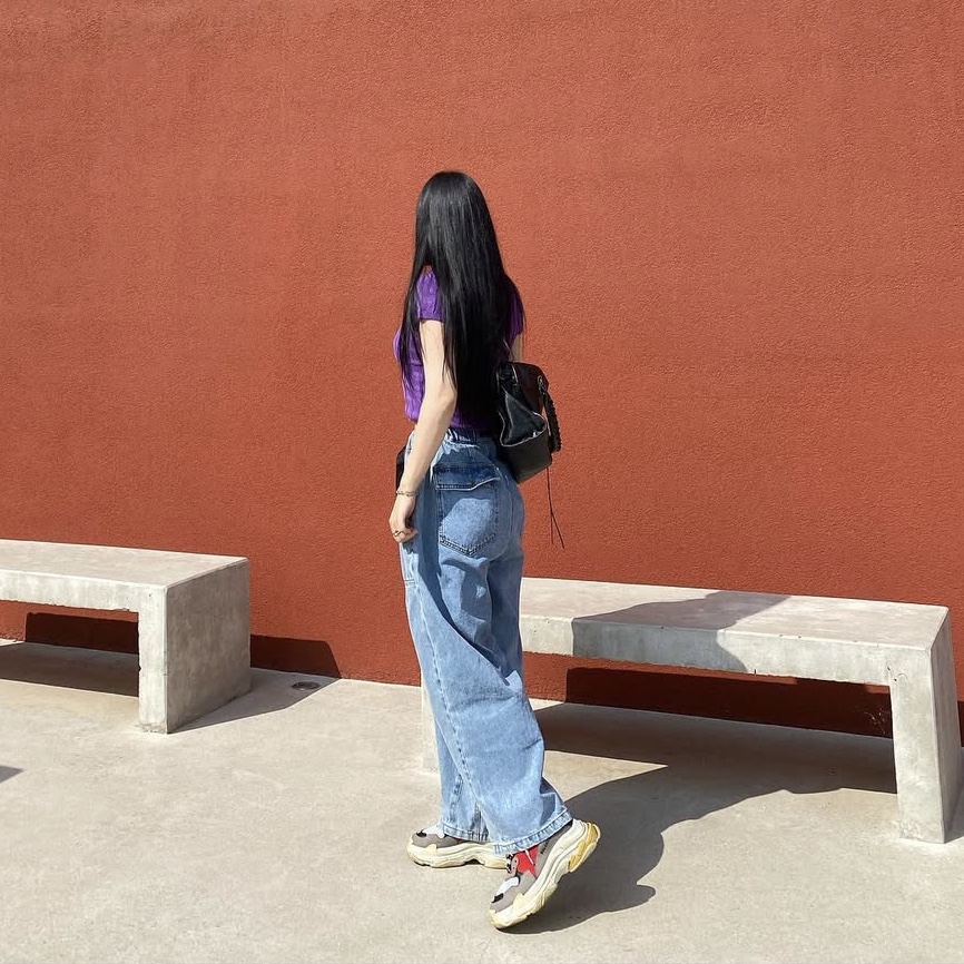 (W) Balenciaga Triple S Sneakers Blue Grey Red 착용 스타일