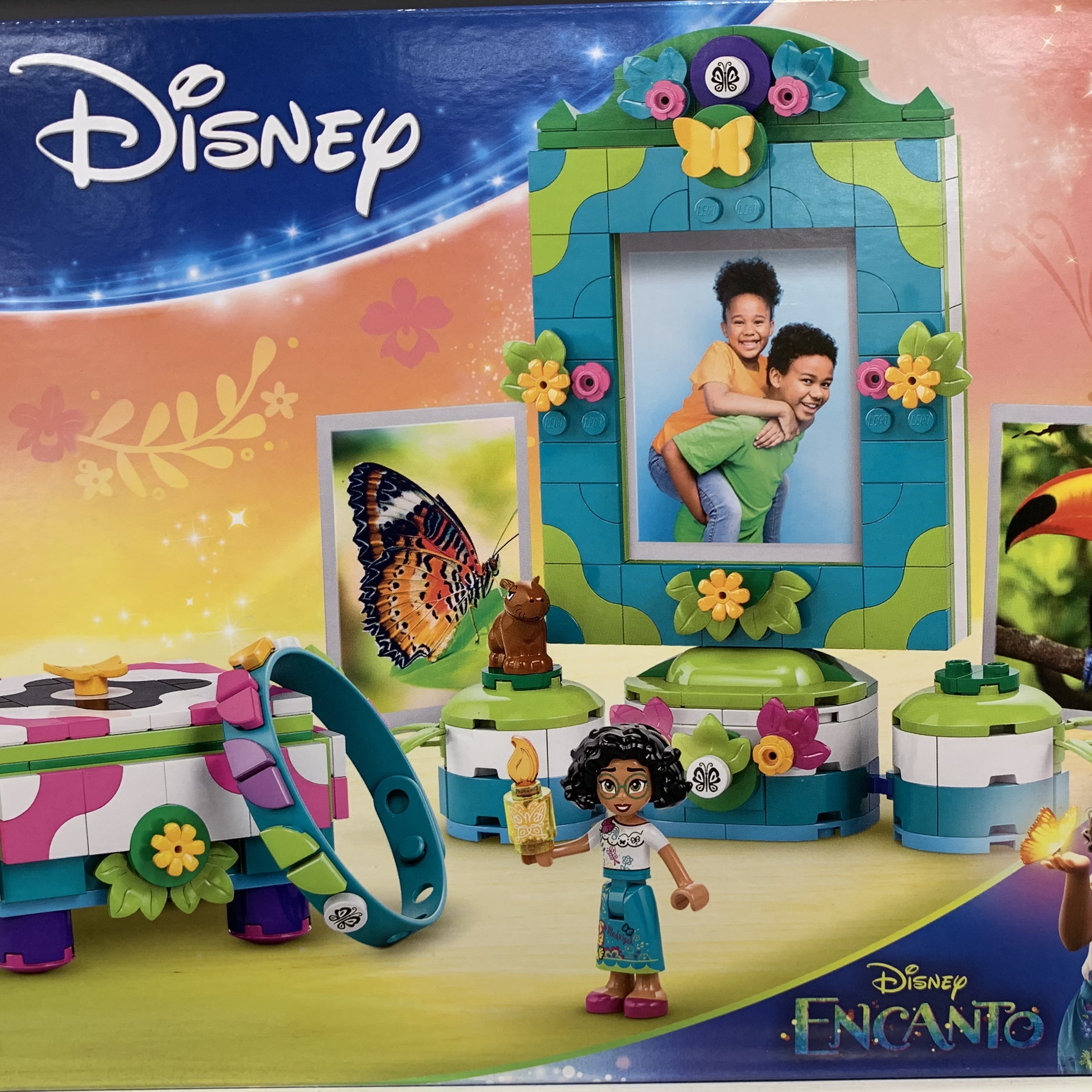 Lego Disney Mirabel's Photo Frame and Jewelry Box 착용 스타일