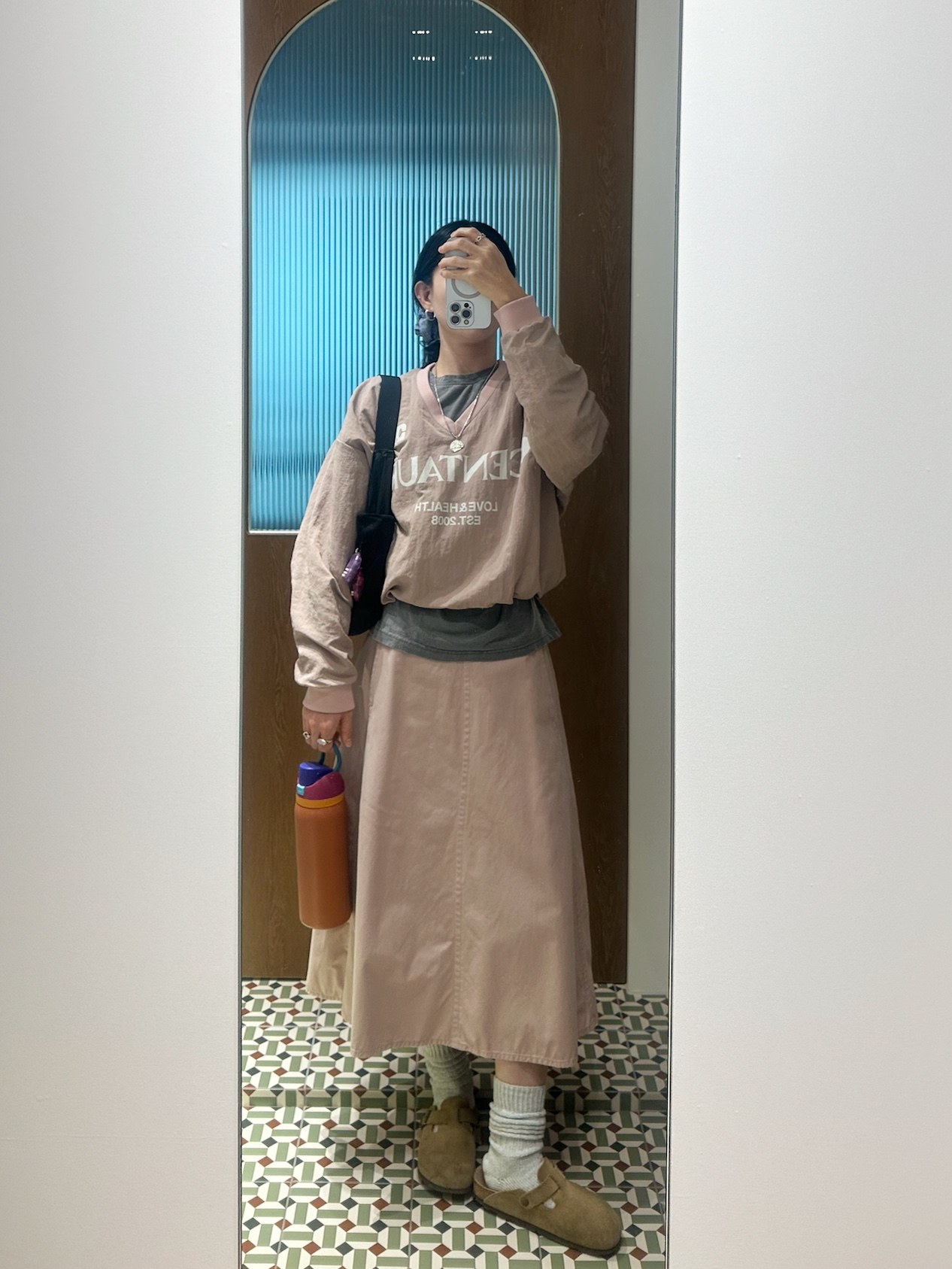 Montbell Pocketable Light Shoulder Bag Small Black, Birkenstock Boston Soft Footbed Taupe - Regular 착용 스타일 - 1