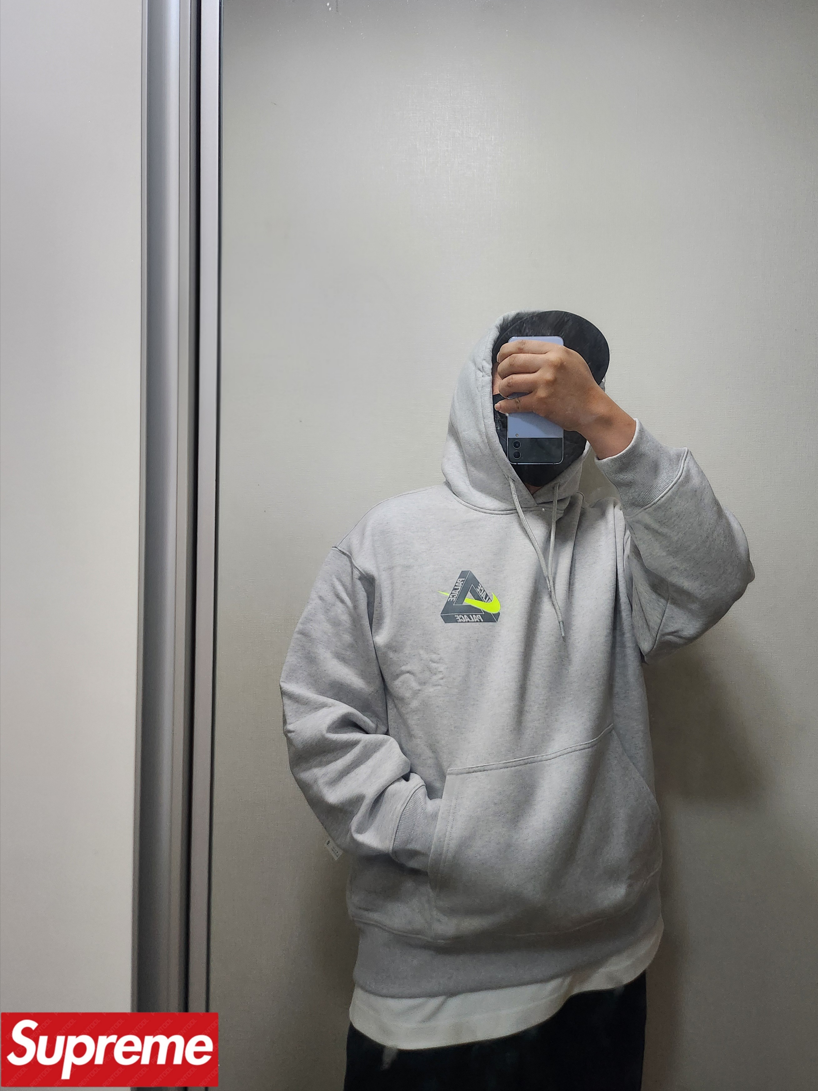 Palace x Nike Tri Swoosh Hood Grey Marl - 25FW 착용 스타일 - 2