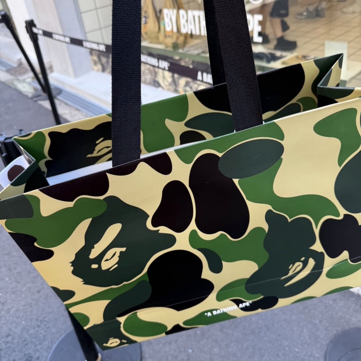 Adidas x BAPE Duffle Bag Crew Green 착용 스타일