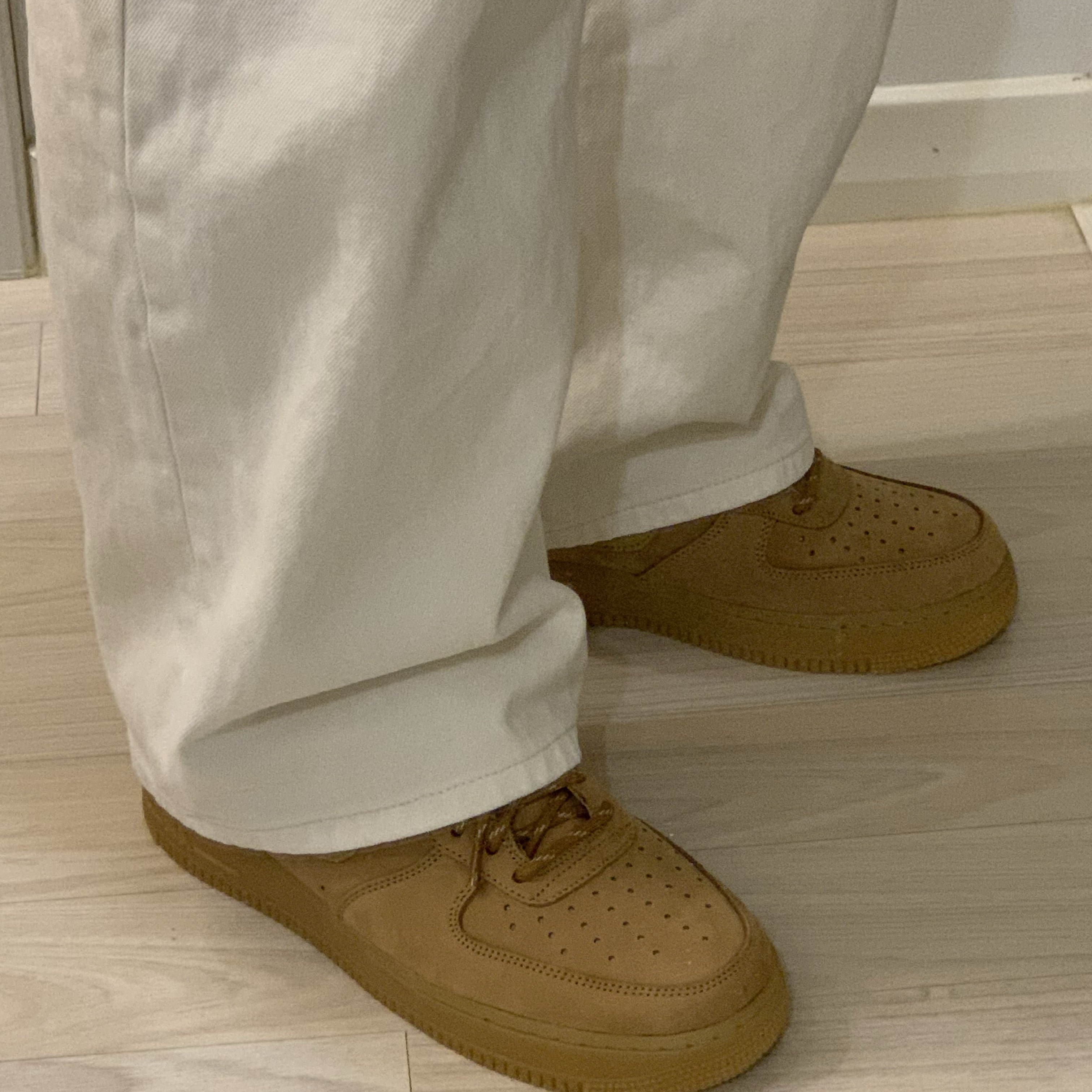 Nike Air Force 1 '07 WB Flax 착용 스타일