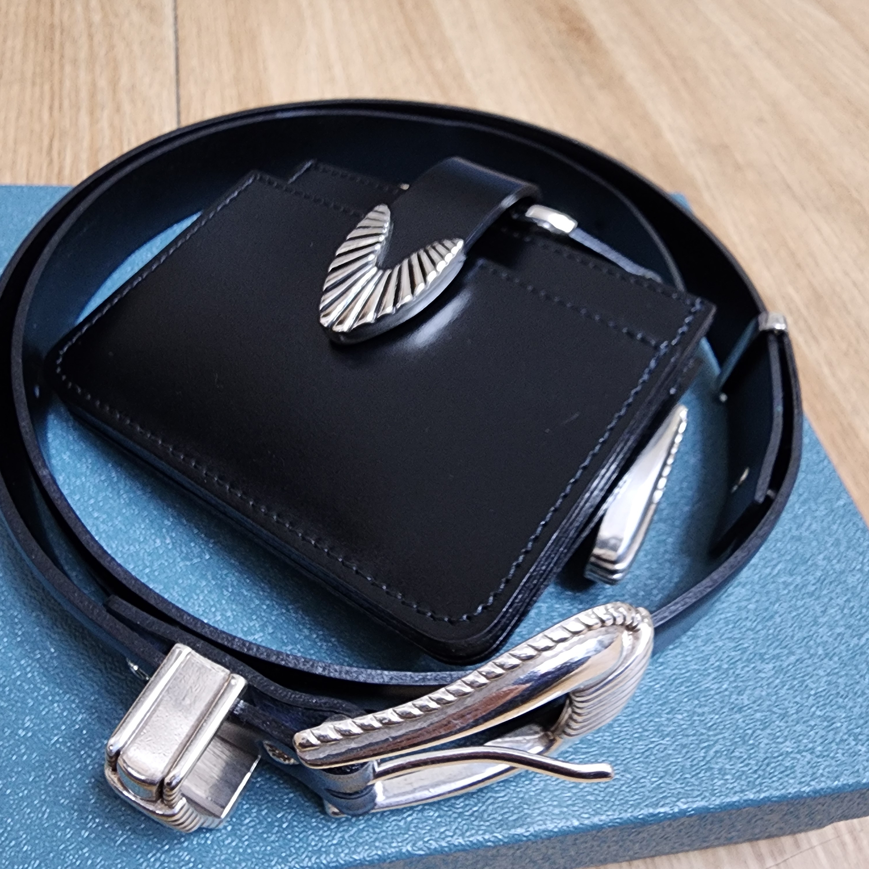 Toga Too Leather Wallet Black - 25SS, Toga Archives Metal Buckle Belt Black 착용 스타일