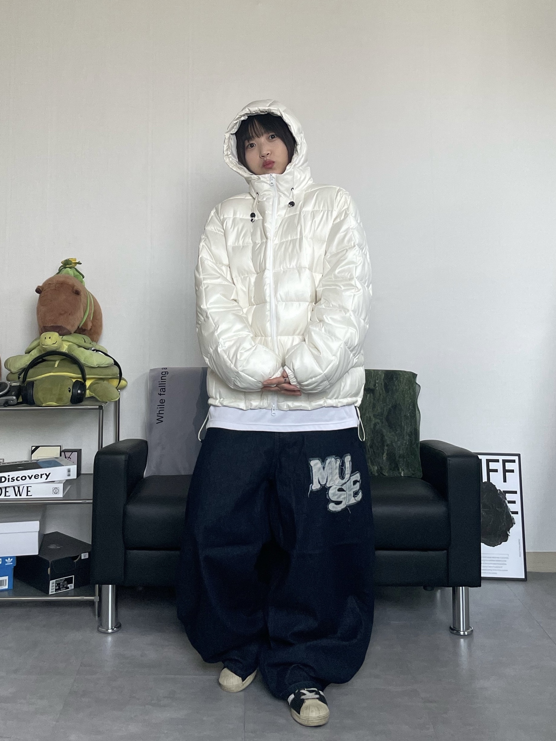 Adidas Superstar Premium Black White 착용 스타일 - 3