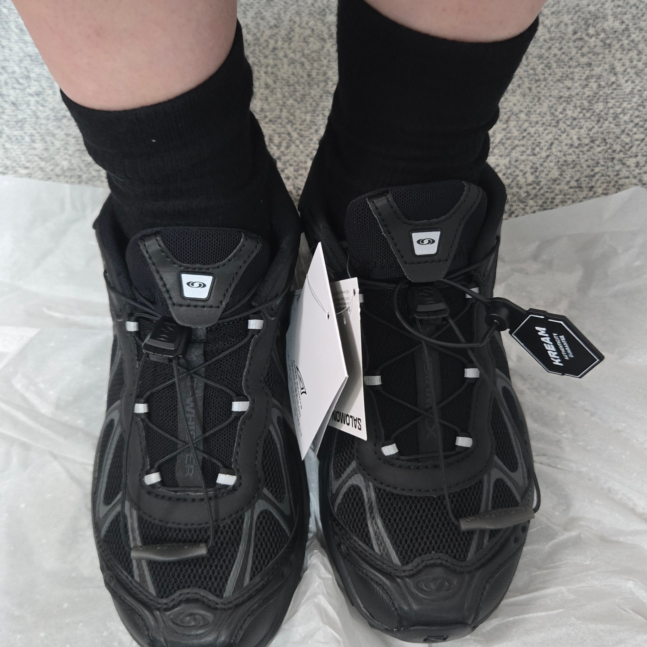 Salomon XT-Whisper Black Asphalt 착용 스타일