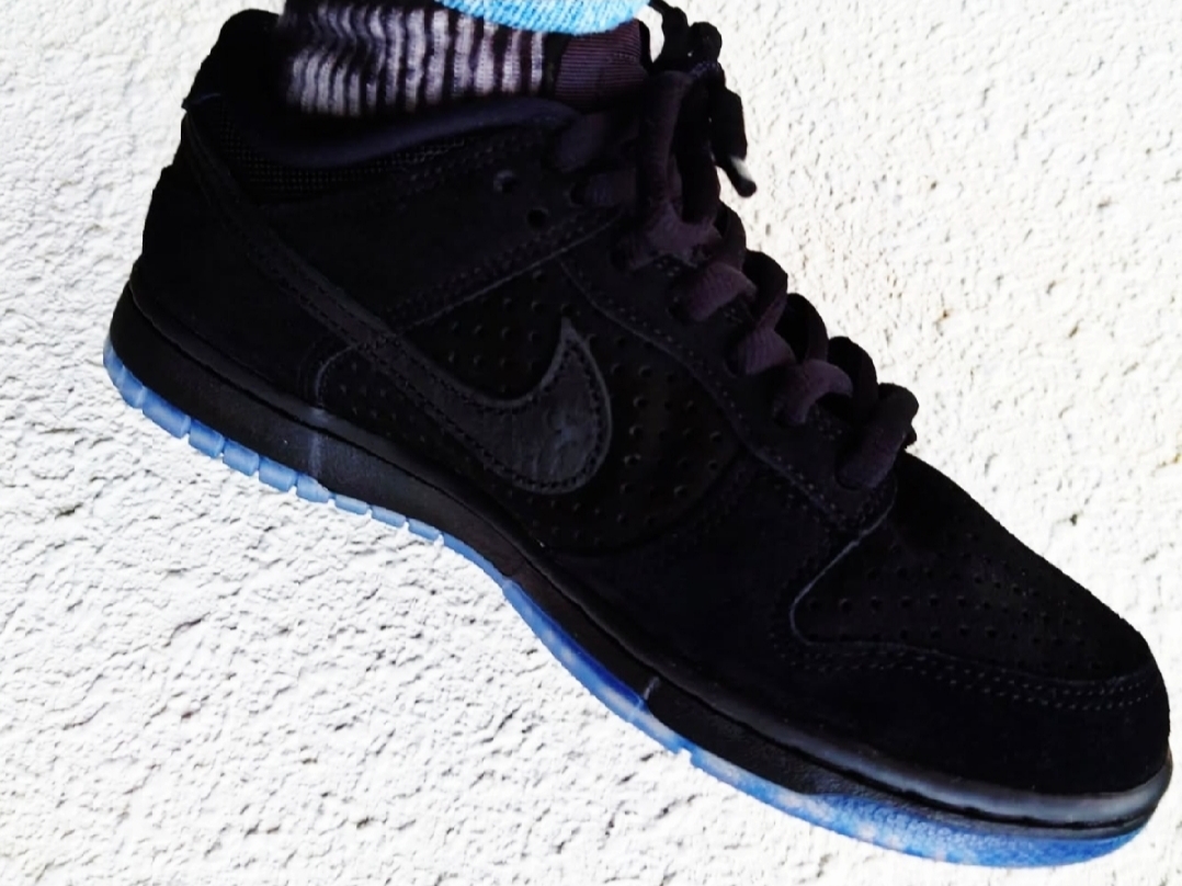 Nike x Undefeated Dunk Low SP 5 On It Black 착용 스타일