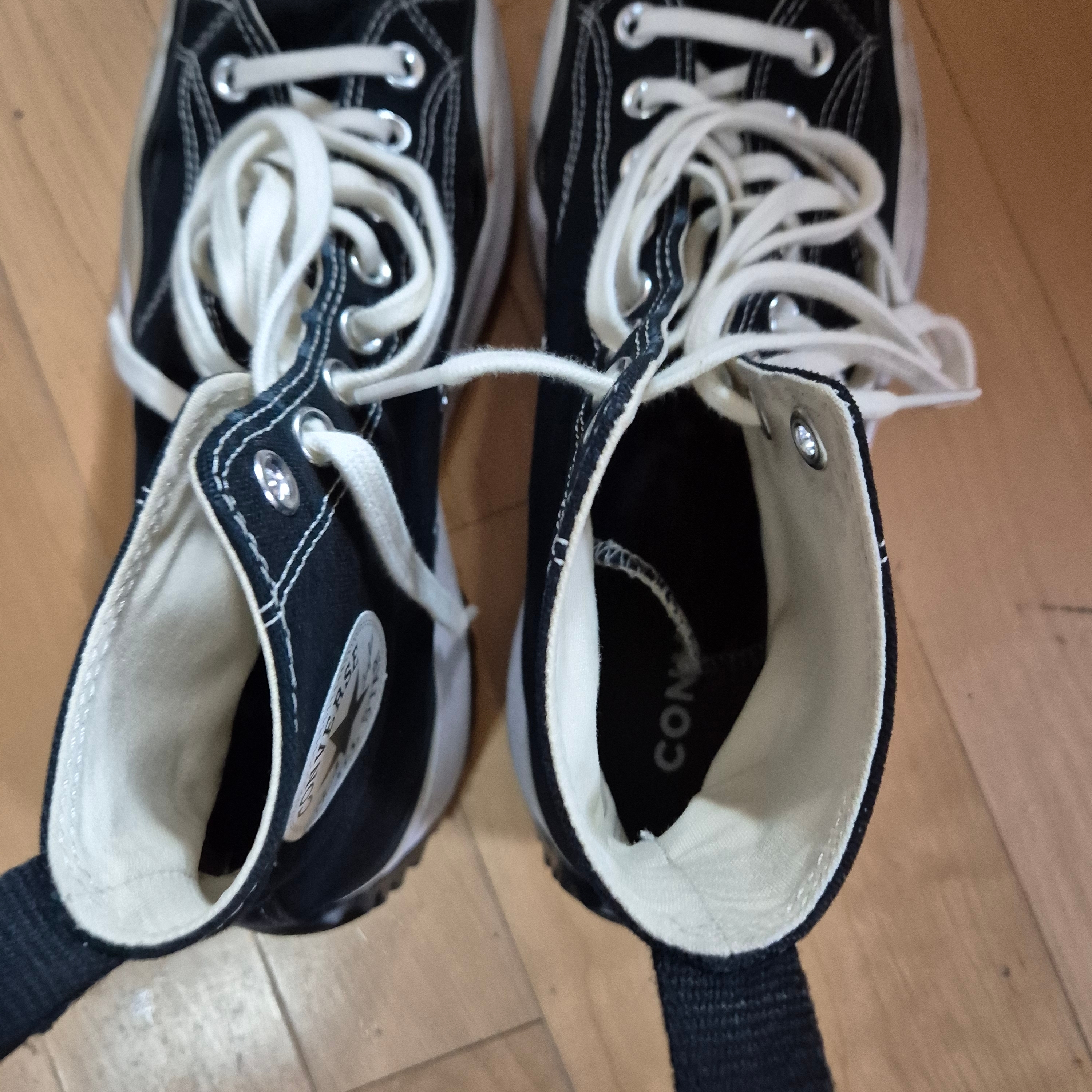 Converse Run Star Hike Hi Black White Gum 착용 스타일