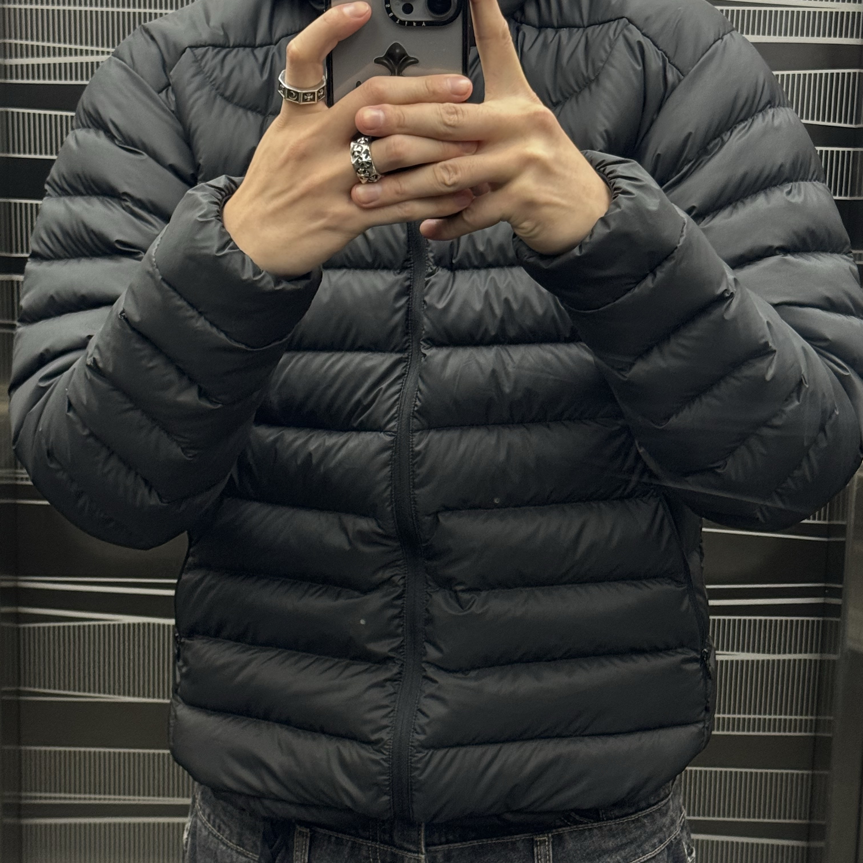 Arc'teryx Cerium Hoody Black 착용 스타일 - 2