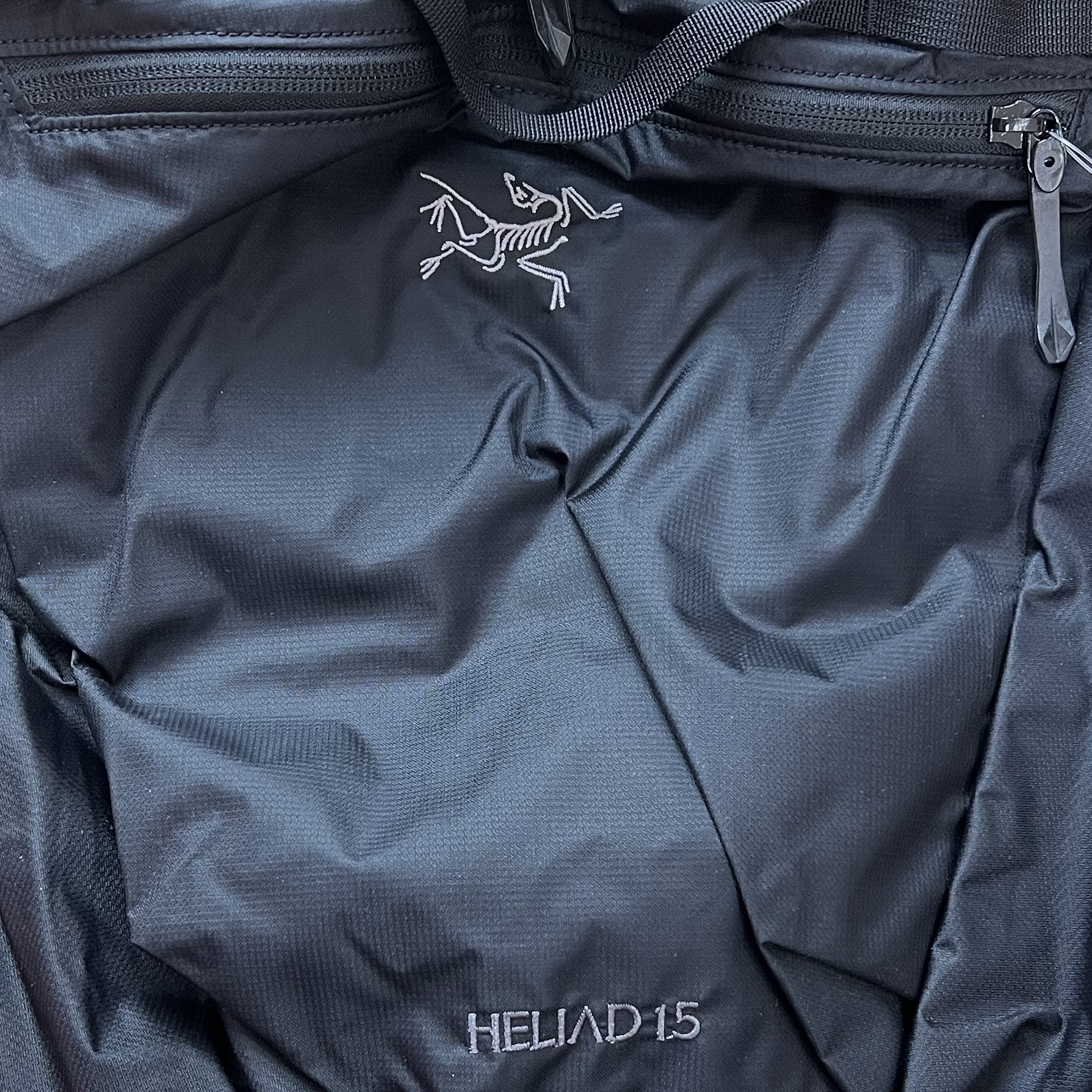 Arc'teryx Heliad 15 Backpack Black 착용 스타일