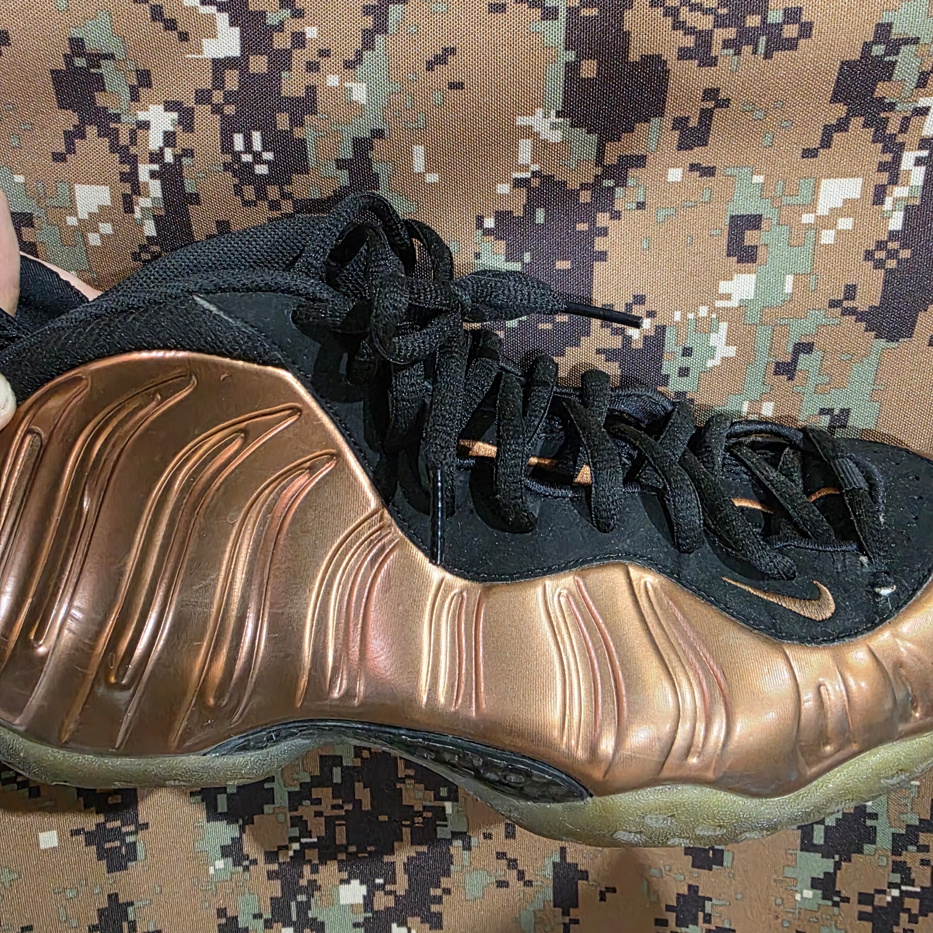 Nike Air Foamposite One Metallic Copper 2024 착용 스타일