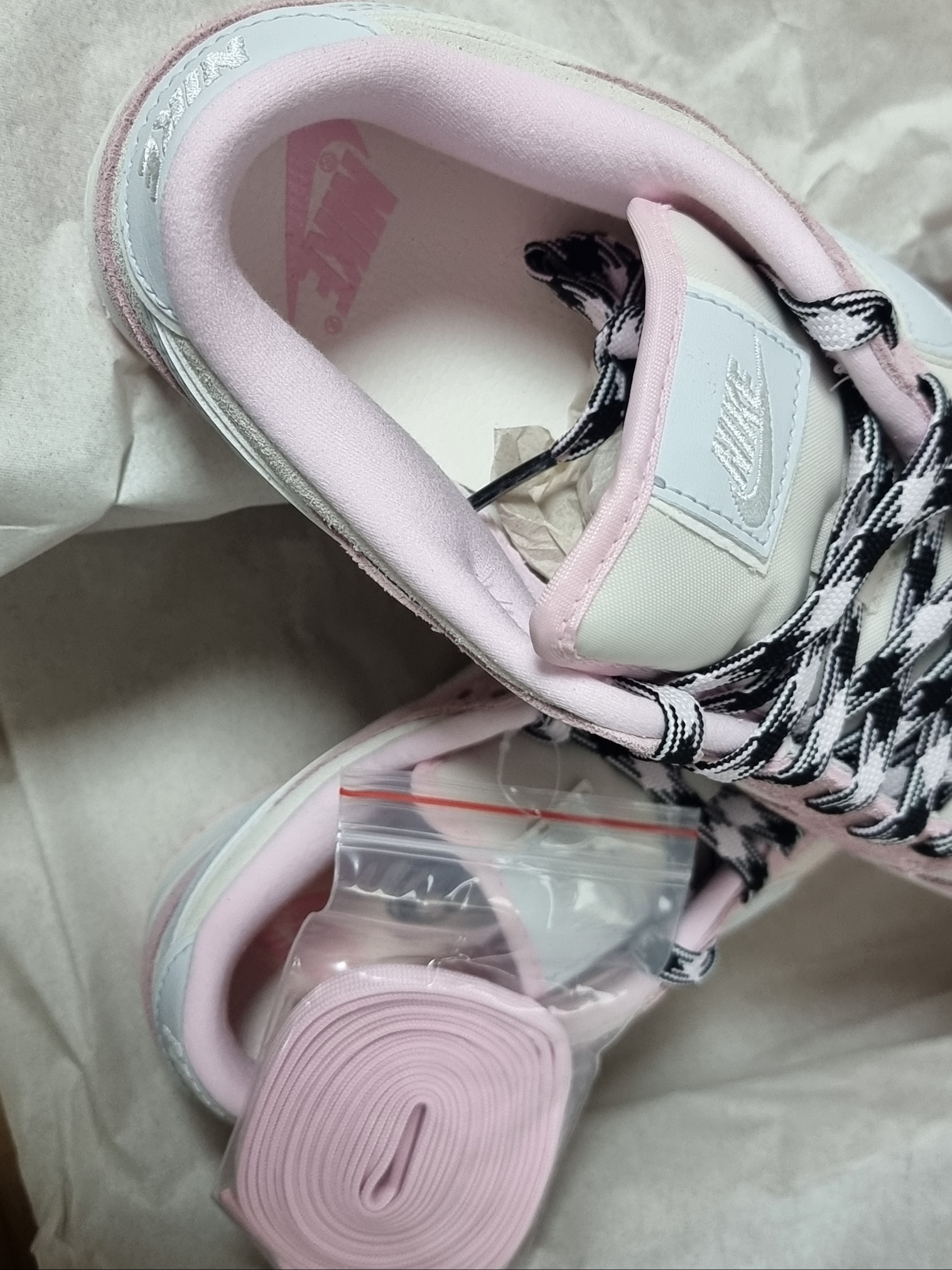 (W) Nike Dunk Low LX Pink Foam 착용 스타일