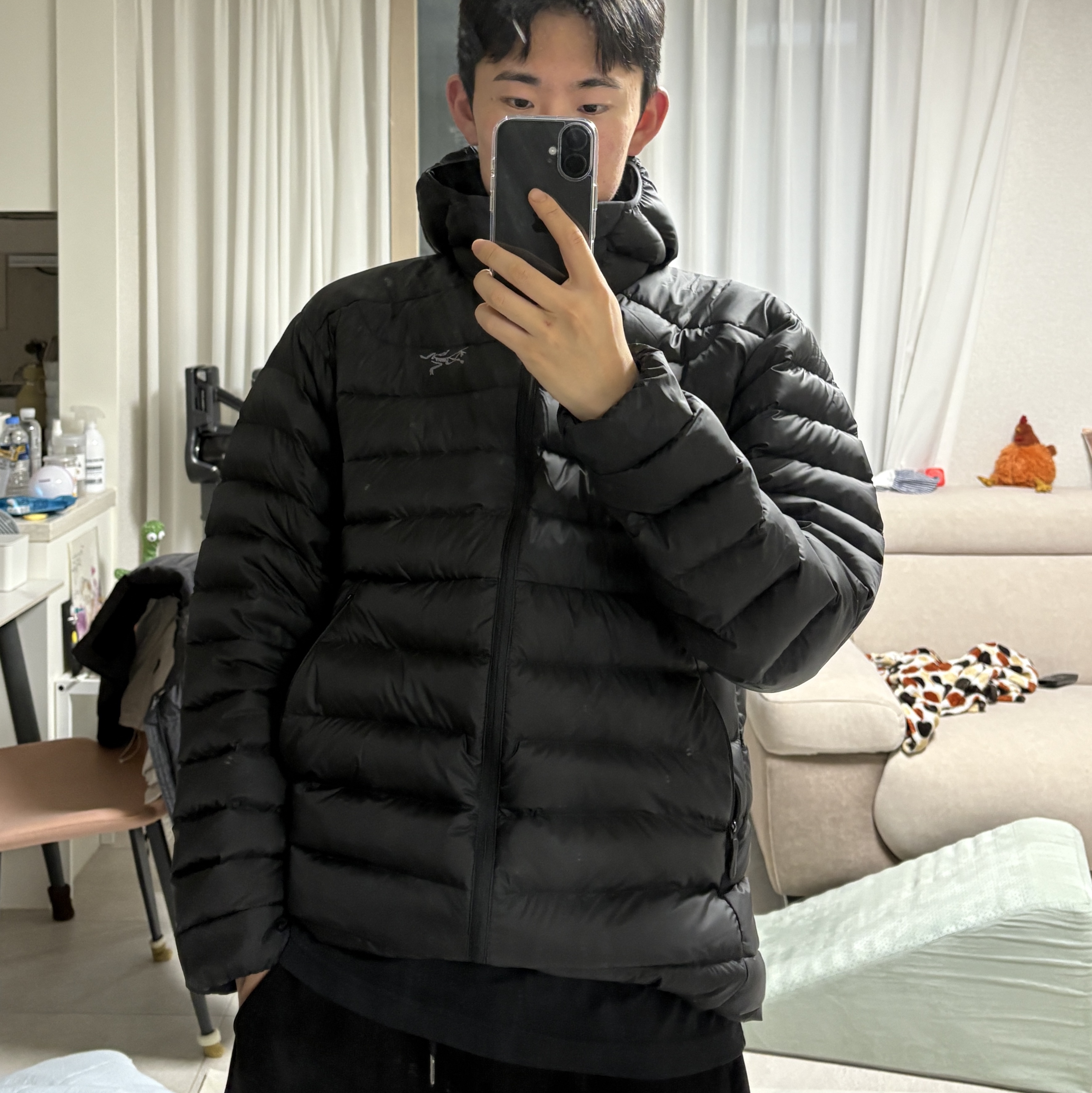 Arc'teryx Cerium Hoody Black 착용 스타일
