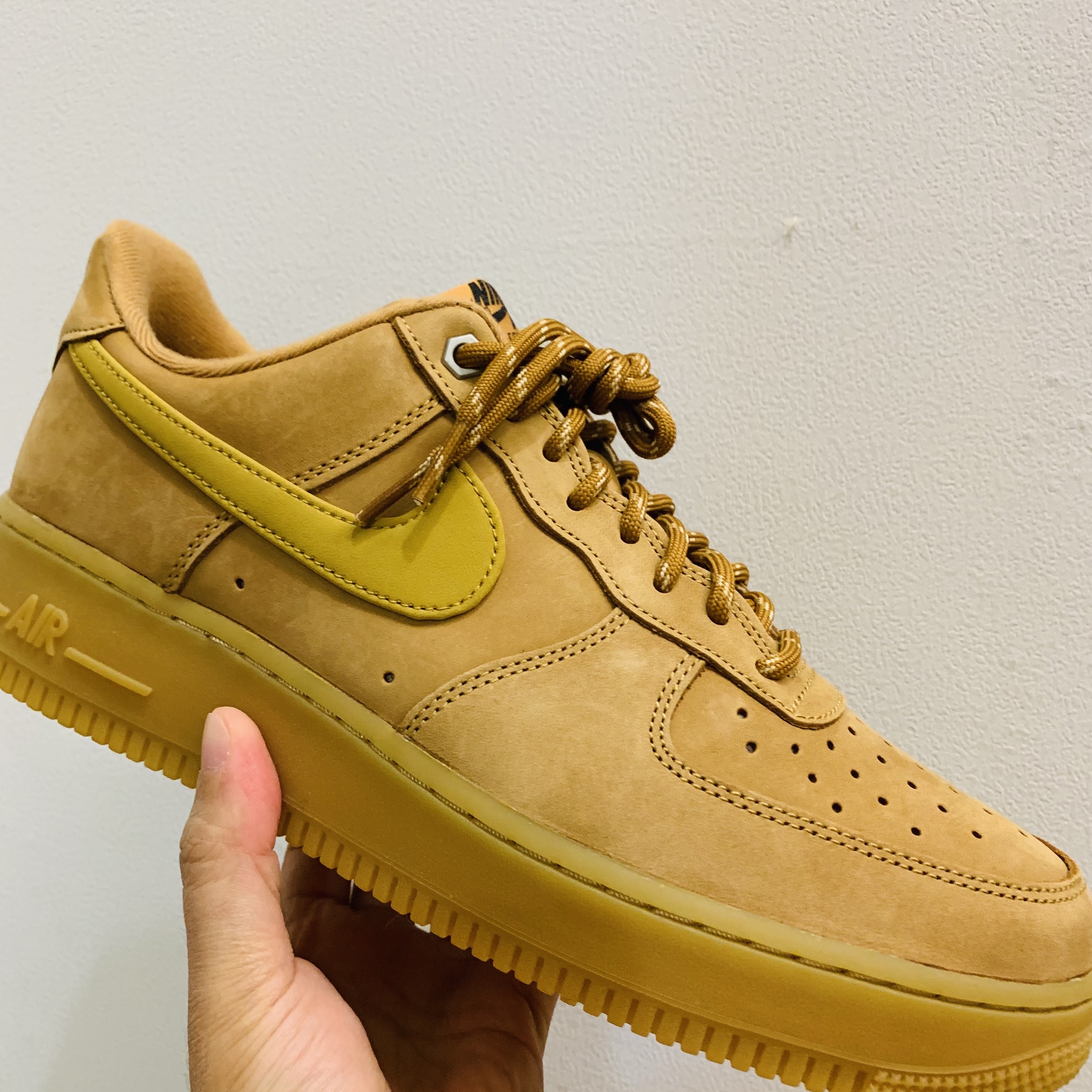 Nike Air Force 1 '07 WB Flax 착용 스타일