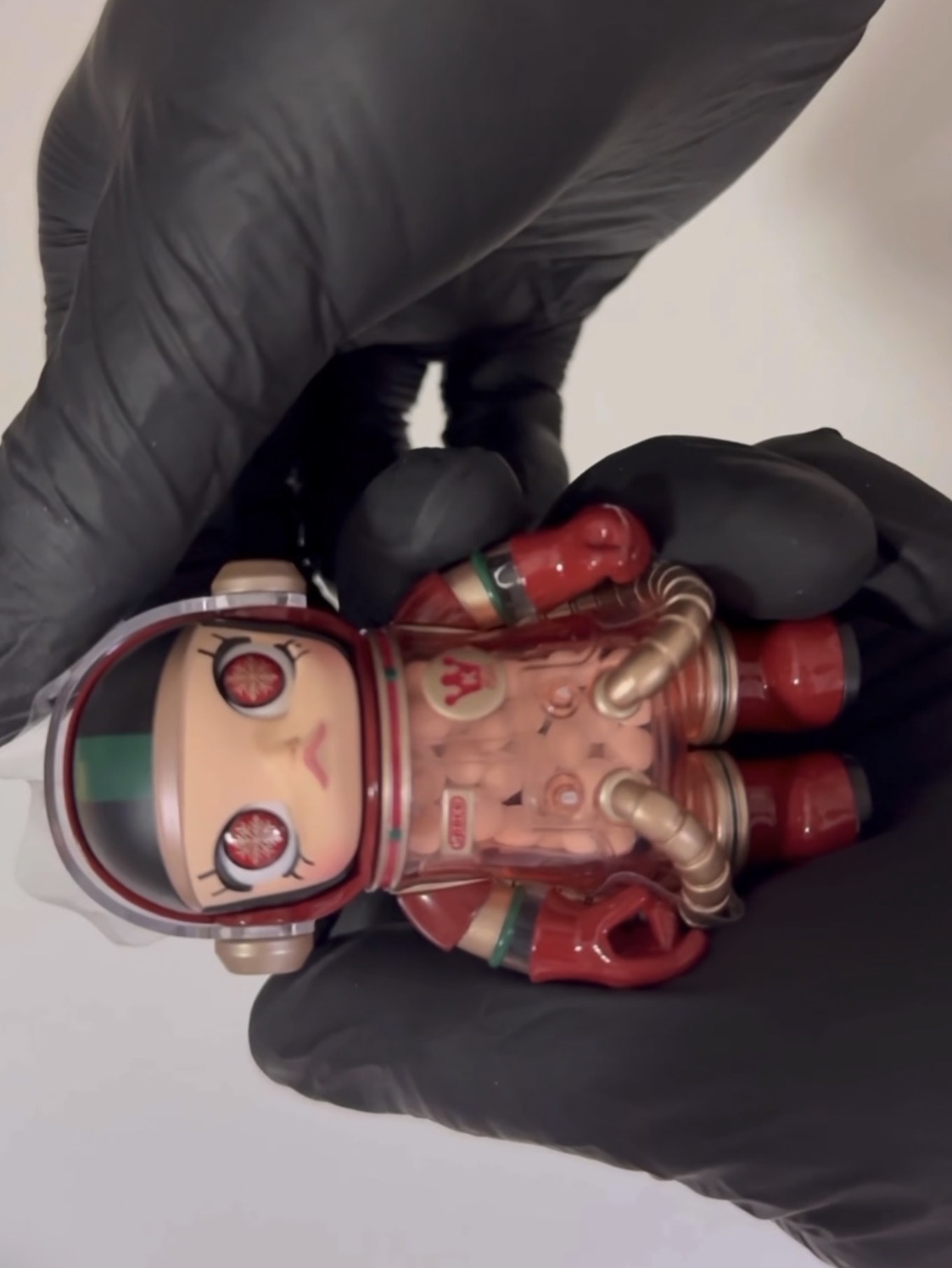 Pop Mart Mega Space Molly 100% Series4 Christmas2024 (Opened Case) 착용 스타일