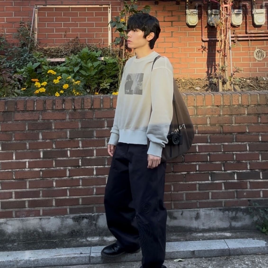 Mea Damaged Rock Sweatshirt Mint 착용 스타일 - 2