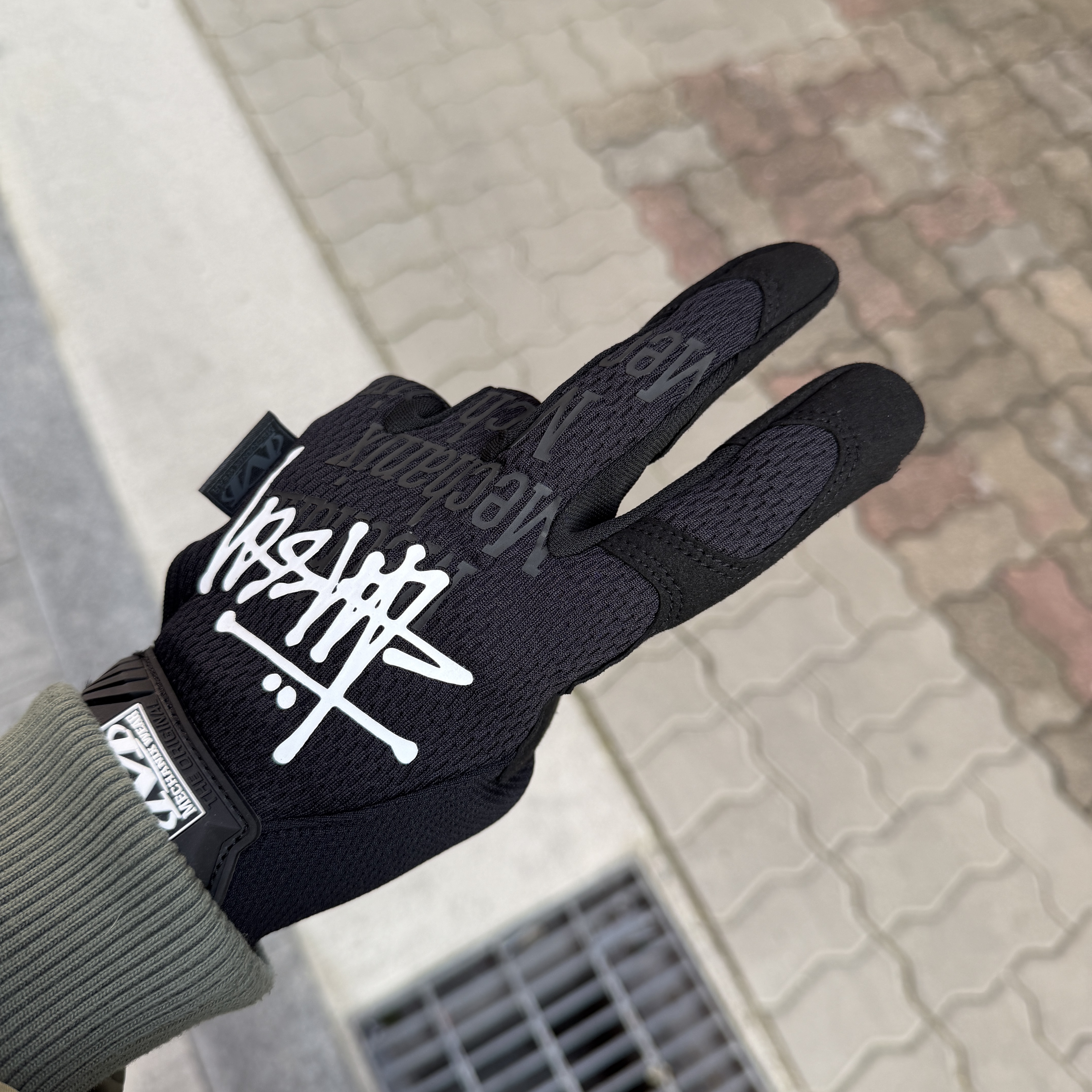 Stussy Mechanix Gloves Black 착용 스타일