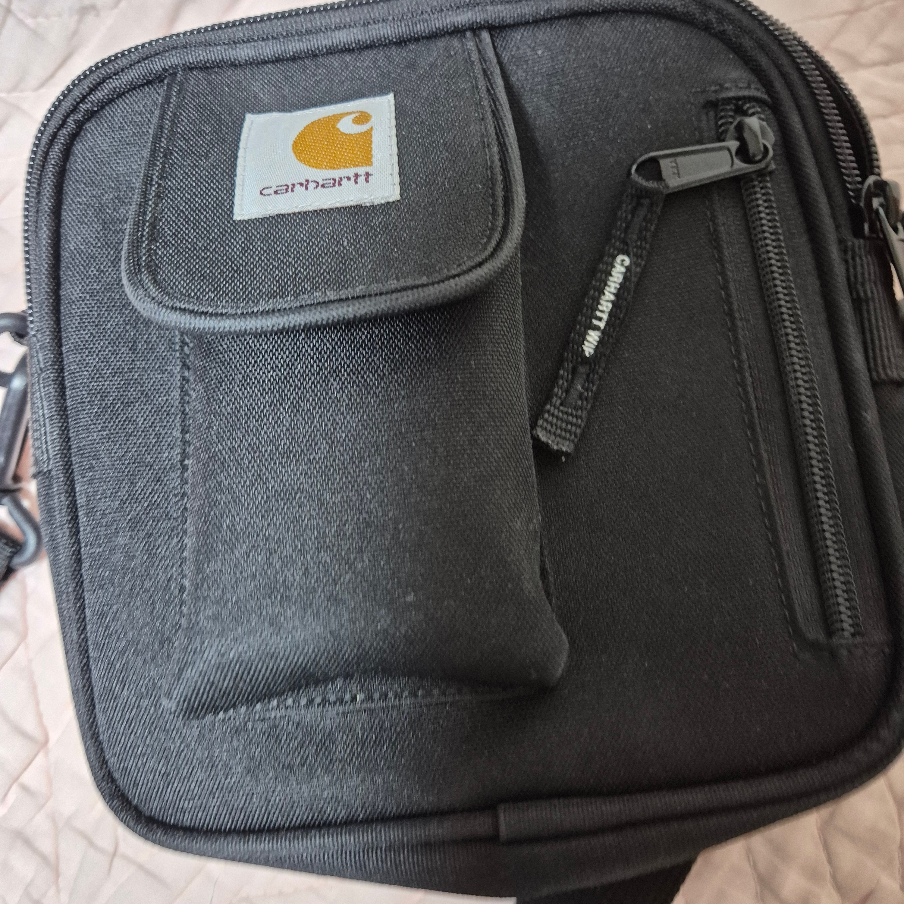 Carhartt WIP Essentials Bag Black 착용 스타일
