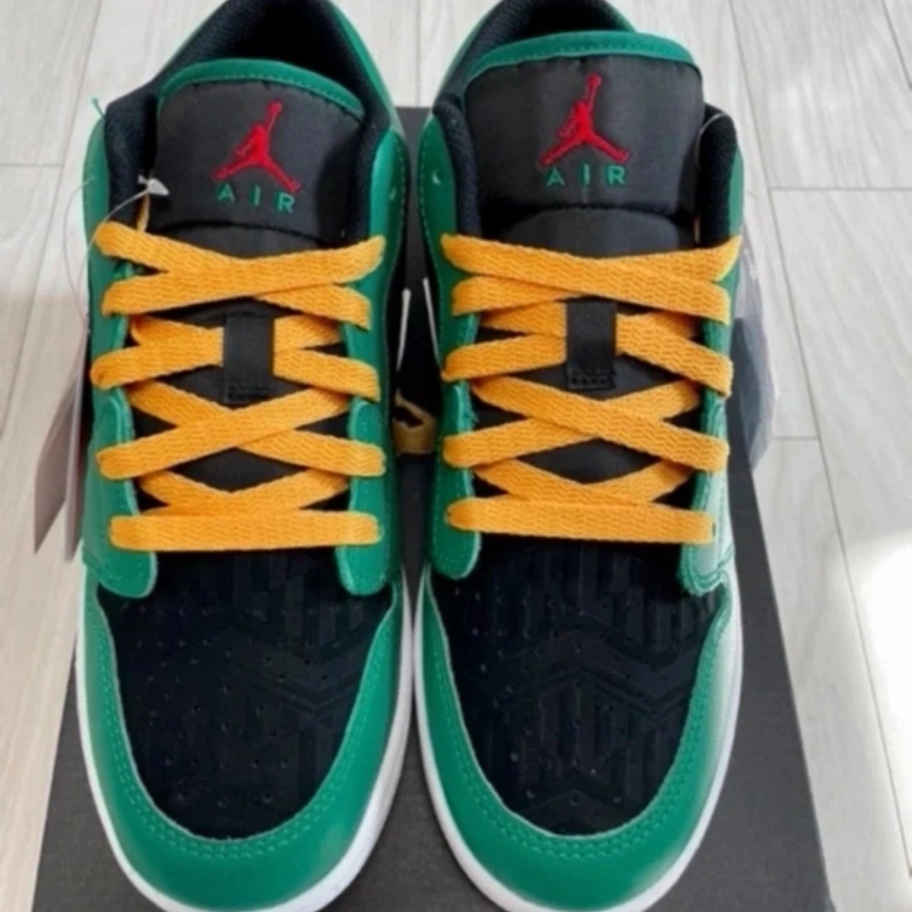 Jordan 1 Retro High OG Pine Green Black 착용 스타일