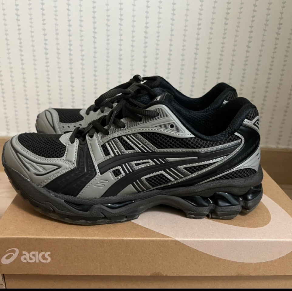 Asics x Atmos x Undermycar Gel-Kayano 14 Pepper Black 착용 스타일
