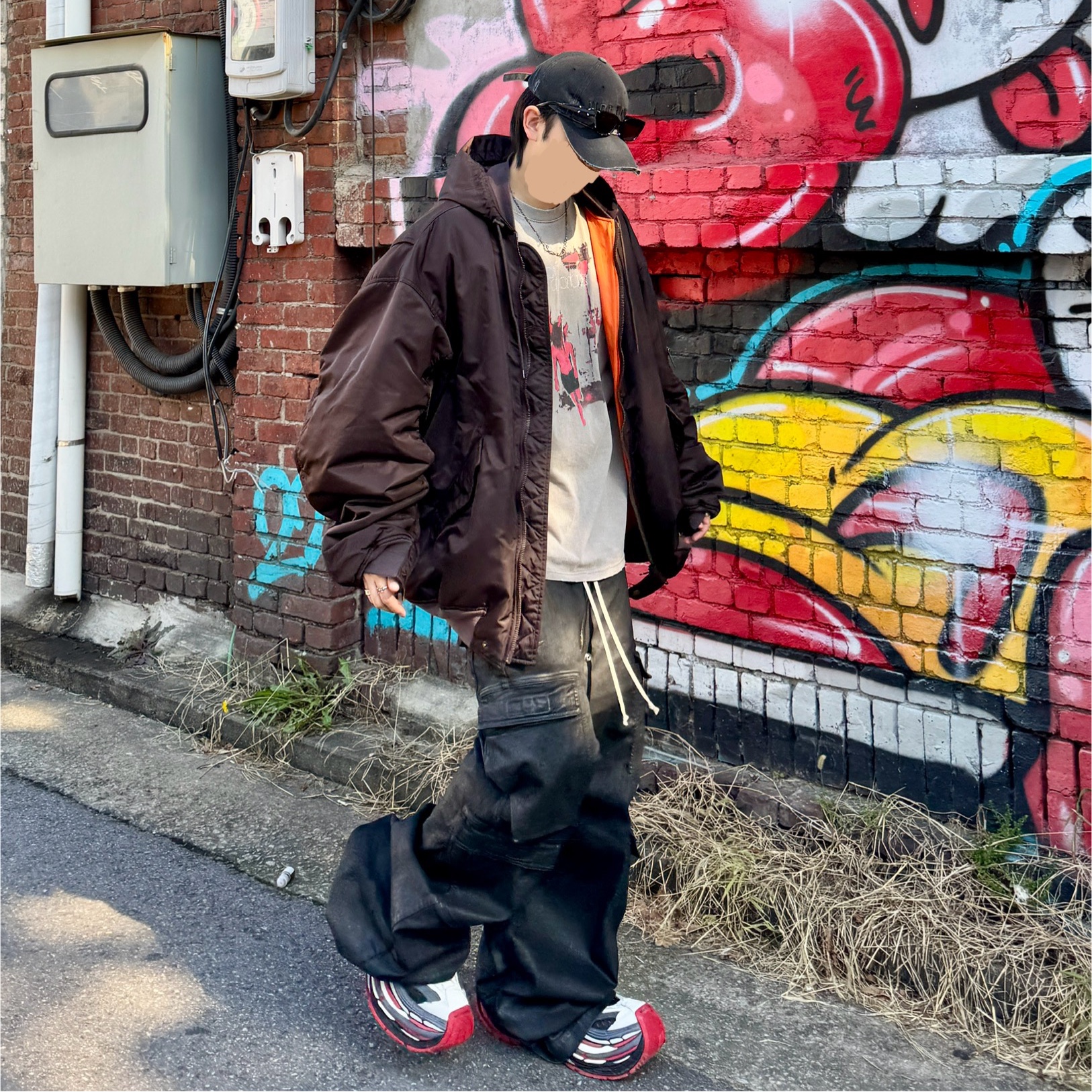 Balenciaga 3B Sports Icon Light Bomber Black, Nonnod Hollow Destroyed Cap Vintage Black 착용 스타일 - 1