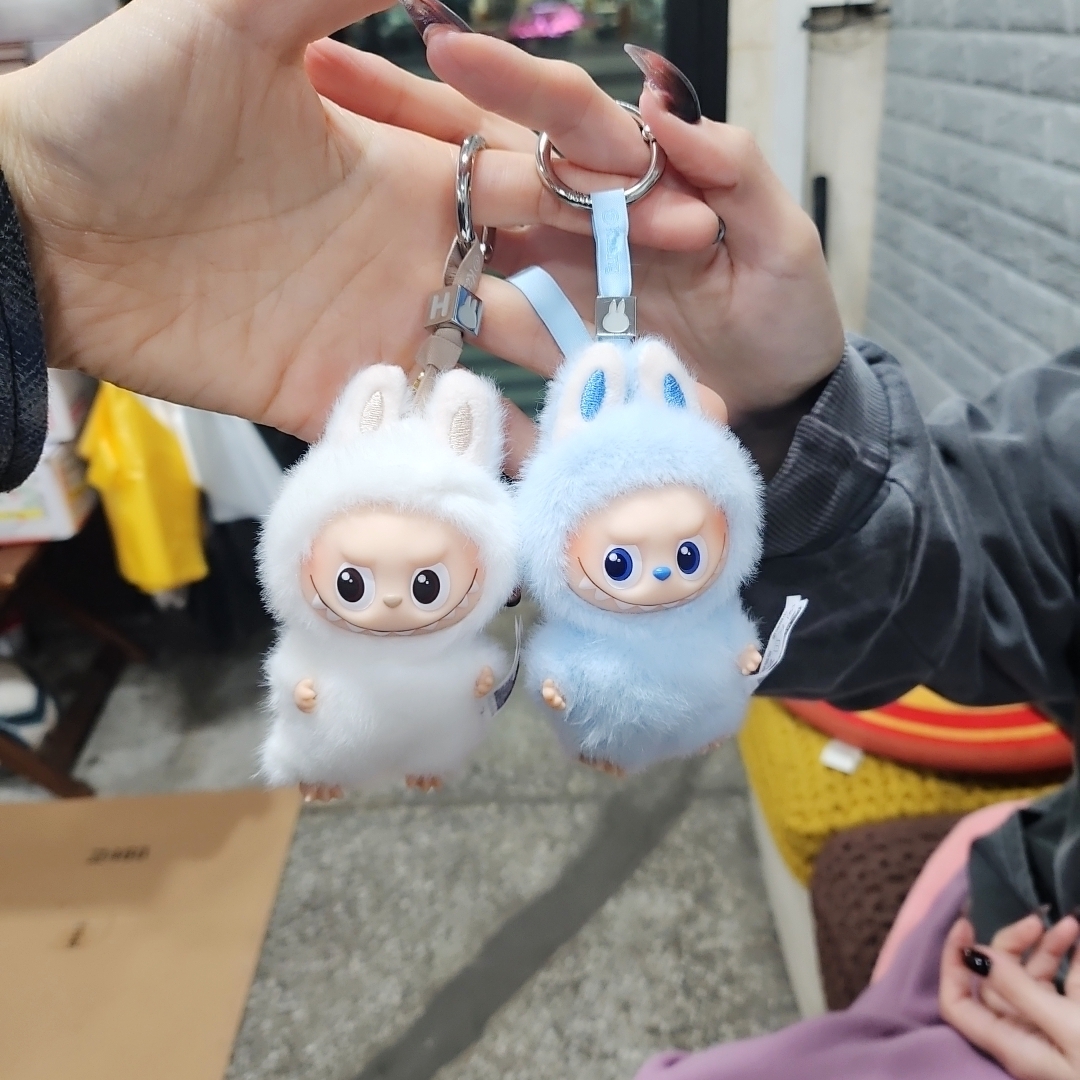 Pop Mart Labubu The Monsters Pin For Love Series Vinyl Plush Pendant Sealed Case (A-M) (14 Blind Boxes) 착용 스타일 - 3