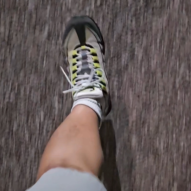 Nike Air Max 95 OG Neon Yellow 2020 착용 스타일
