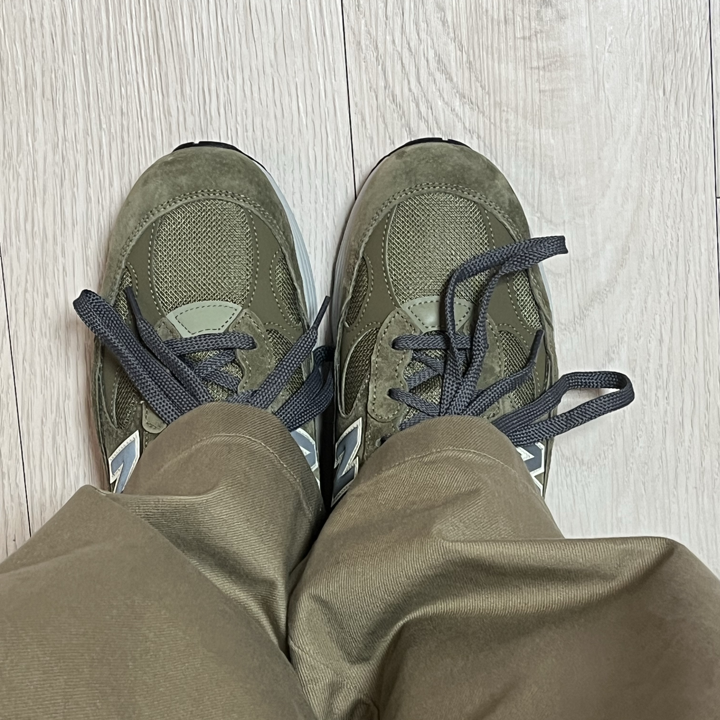 New Balance 992 Made in USA Dark Camo Covert Green - D Standard 착용 스타일 - 2