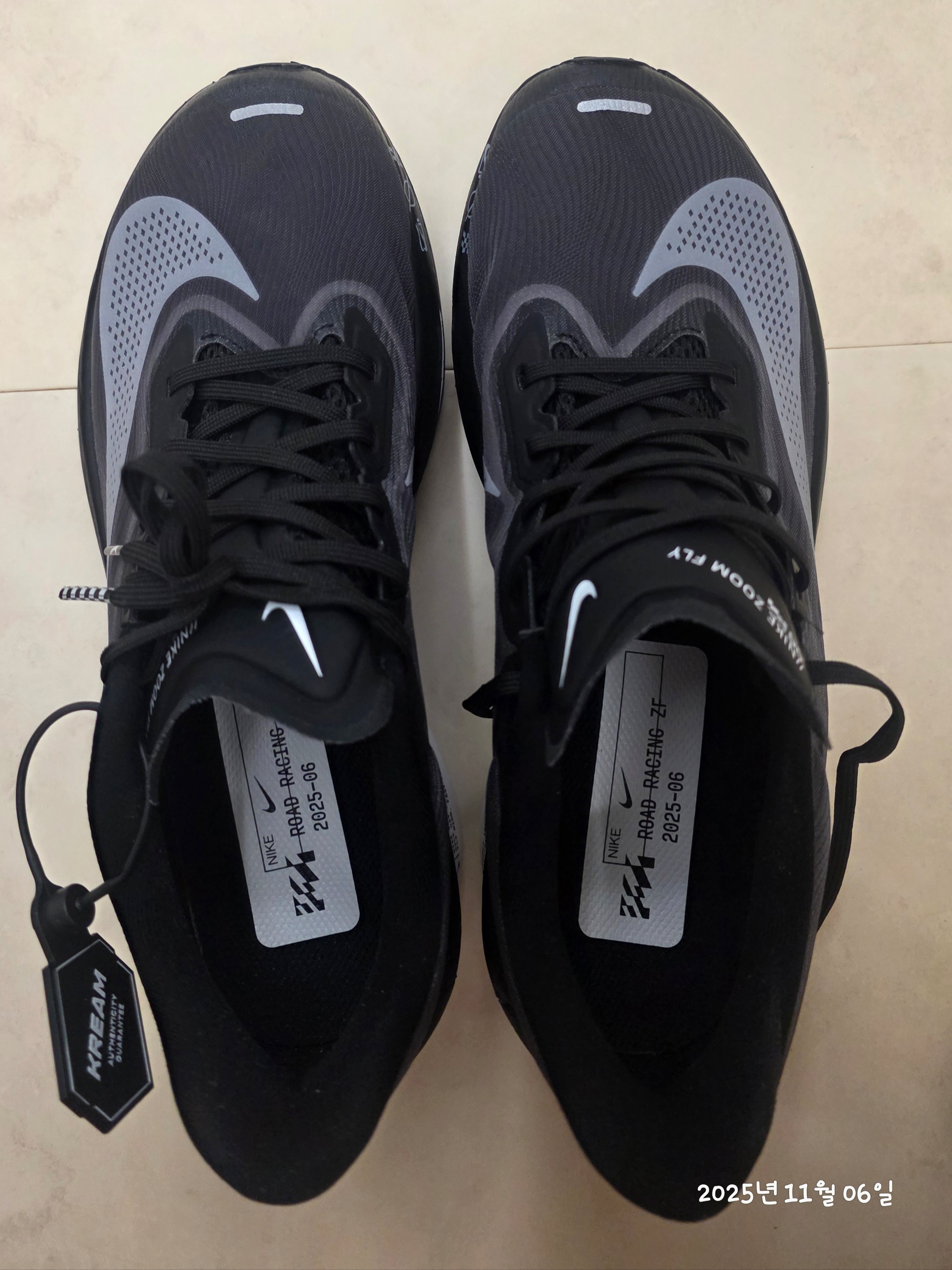 Nike Zoom Fly 6 Black Light Smoke Grey 착용 스타일