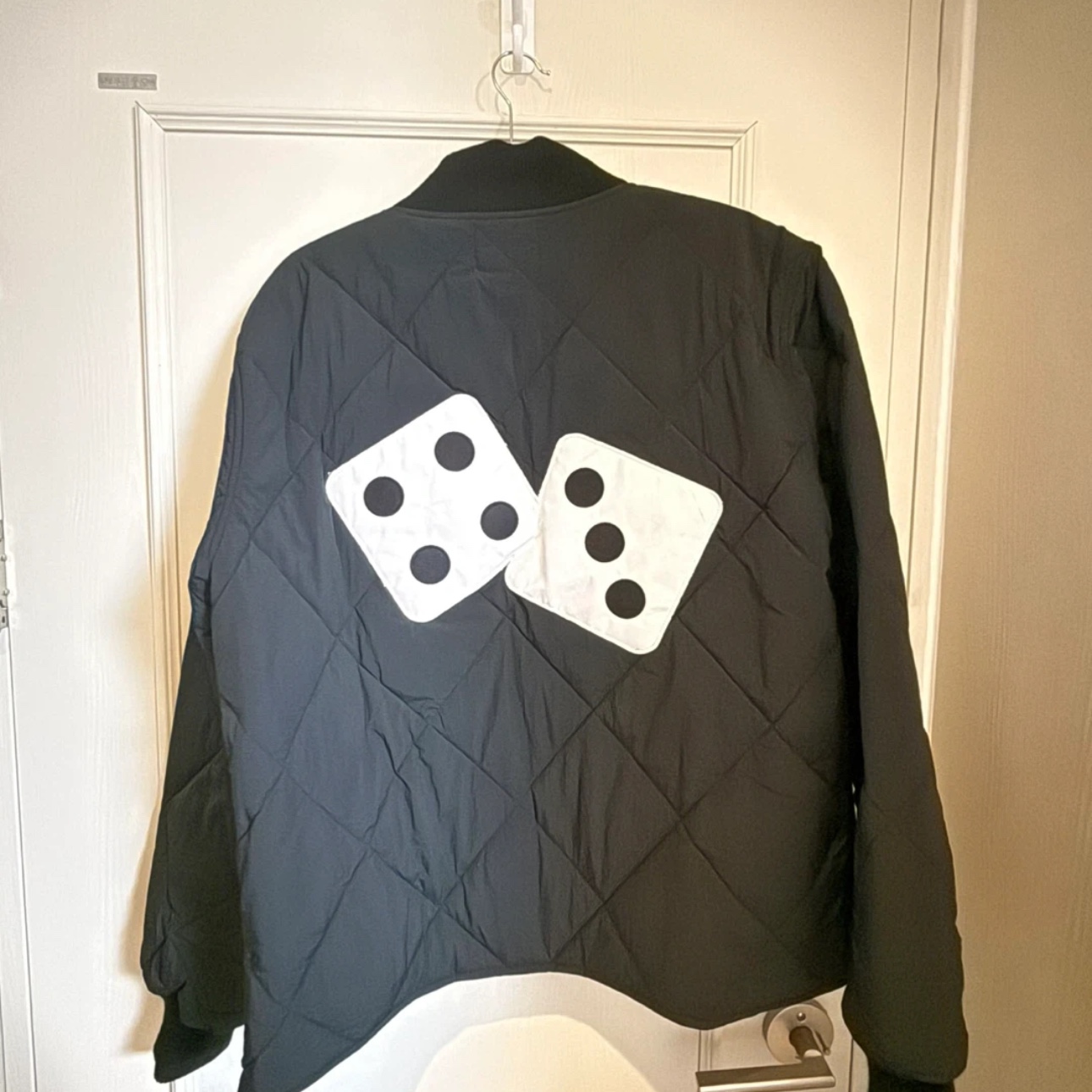 Stussy Dice Quilted Liner Jacket Black 착용 스타일