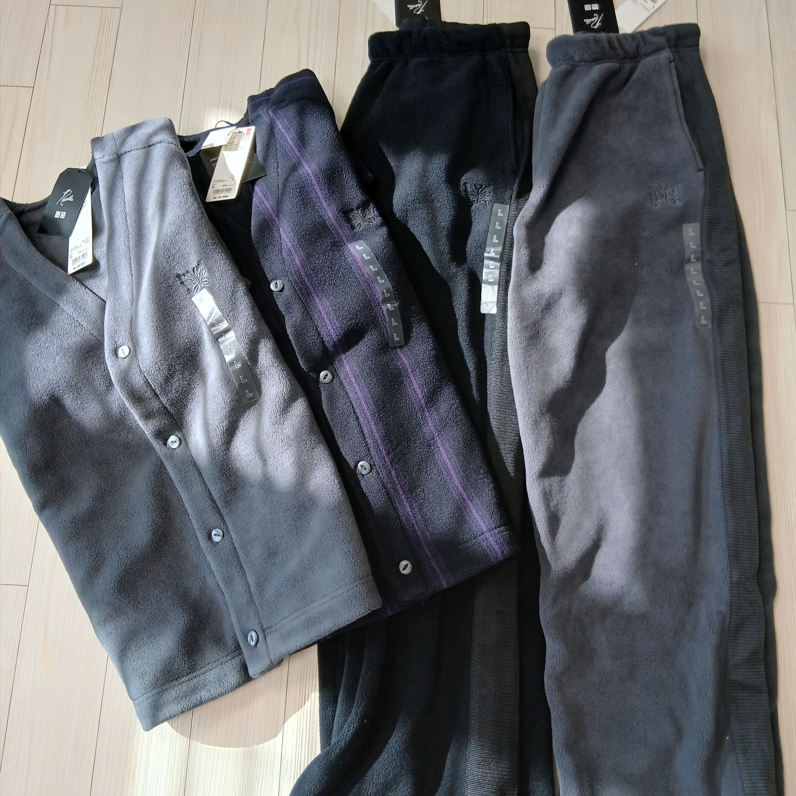 Uniqlo x Needles Fleece Oversized Cardigan Black - KR, Uniqlo x Needles Fleece Wide Pants Black - KR 착용 스타일 - 1
