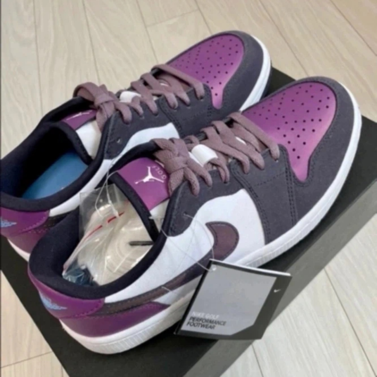 Jordan 1 Low Golf Cave Purple and Viotech 착용 스타일