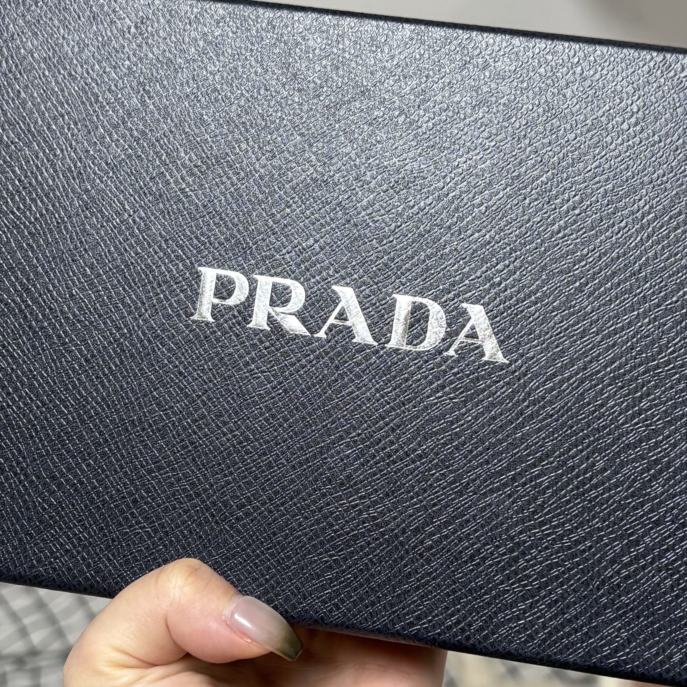 Prada Re-Nylon Gabardine Tie Black 착용 스타일 - 1