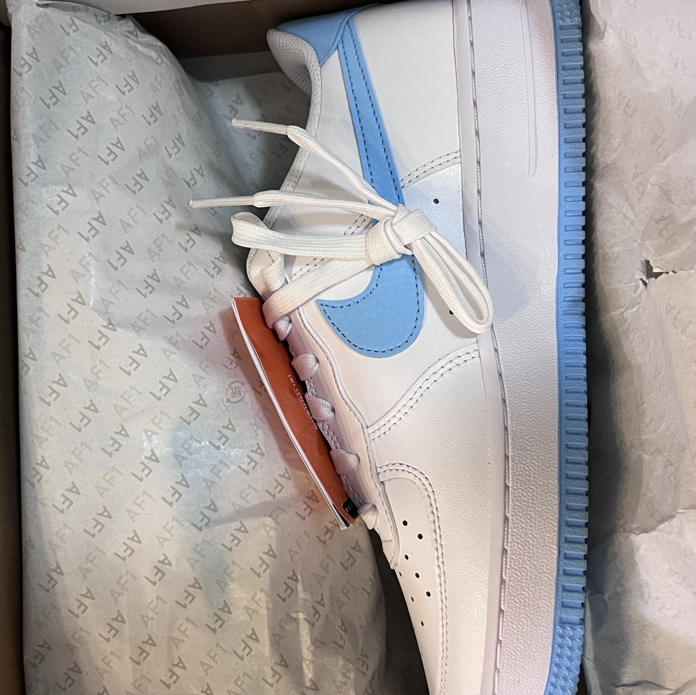(GS) Nike Air Force 1 White Aquarius Blue 착용 스타일