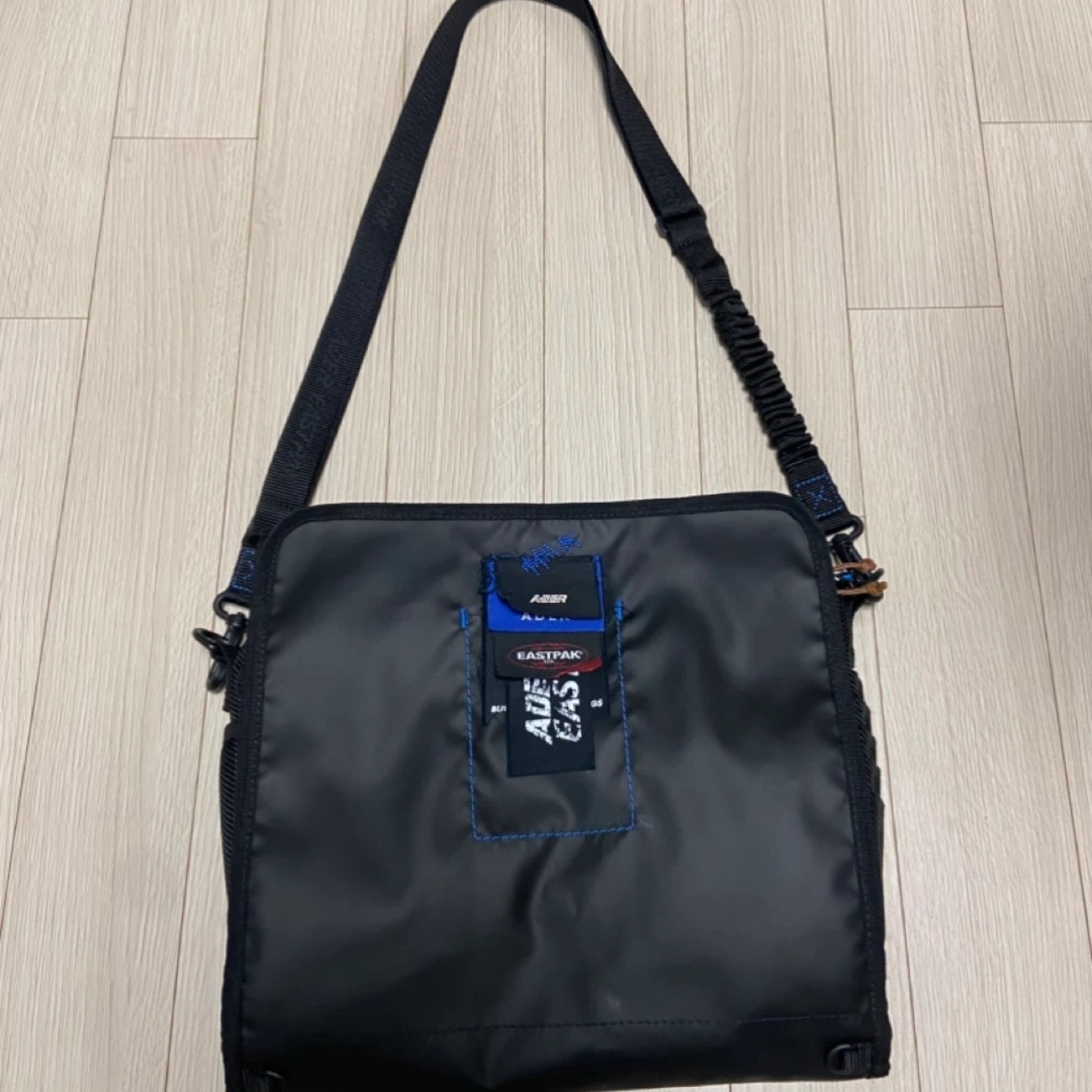Ader Error x Eastpak Shoulder Bag Black 착용 스타일