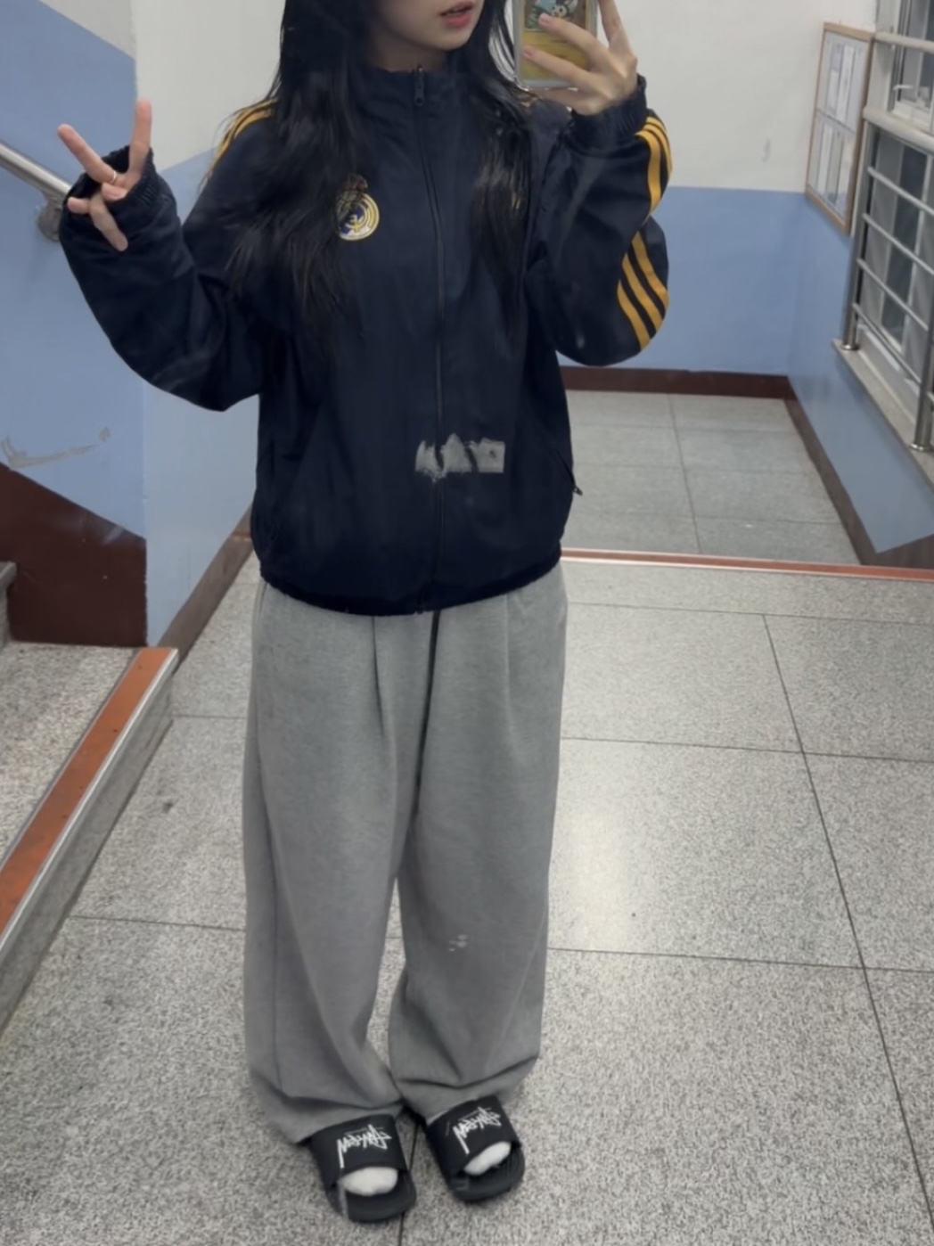 Adidas Real Madrid Anthem Jacket Legend Ink - US Sizing, Nike x Stussy Benassi Slide Off Noir 착용 스타일 - 2