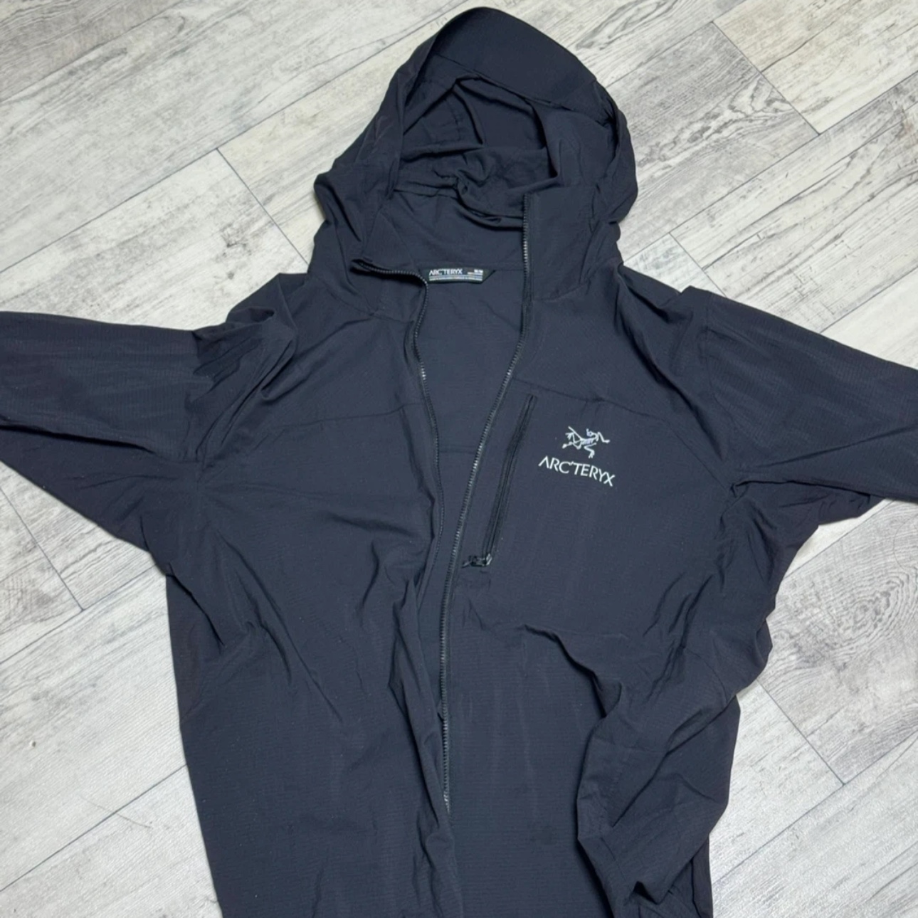 Arc'teryx Squamish Hoody Black 착용 스타일