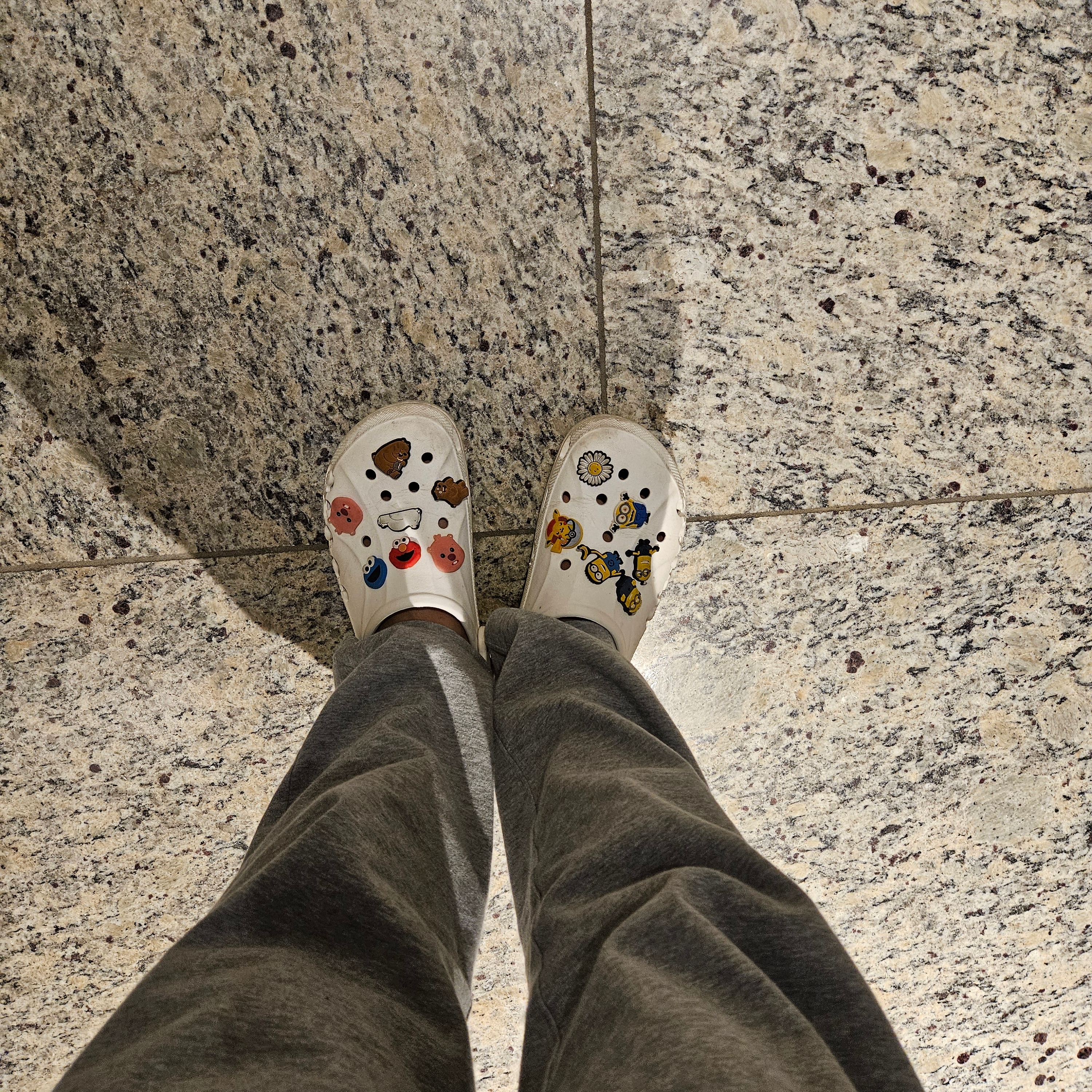 Crocs Classic Clog White 착용 스타일