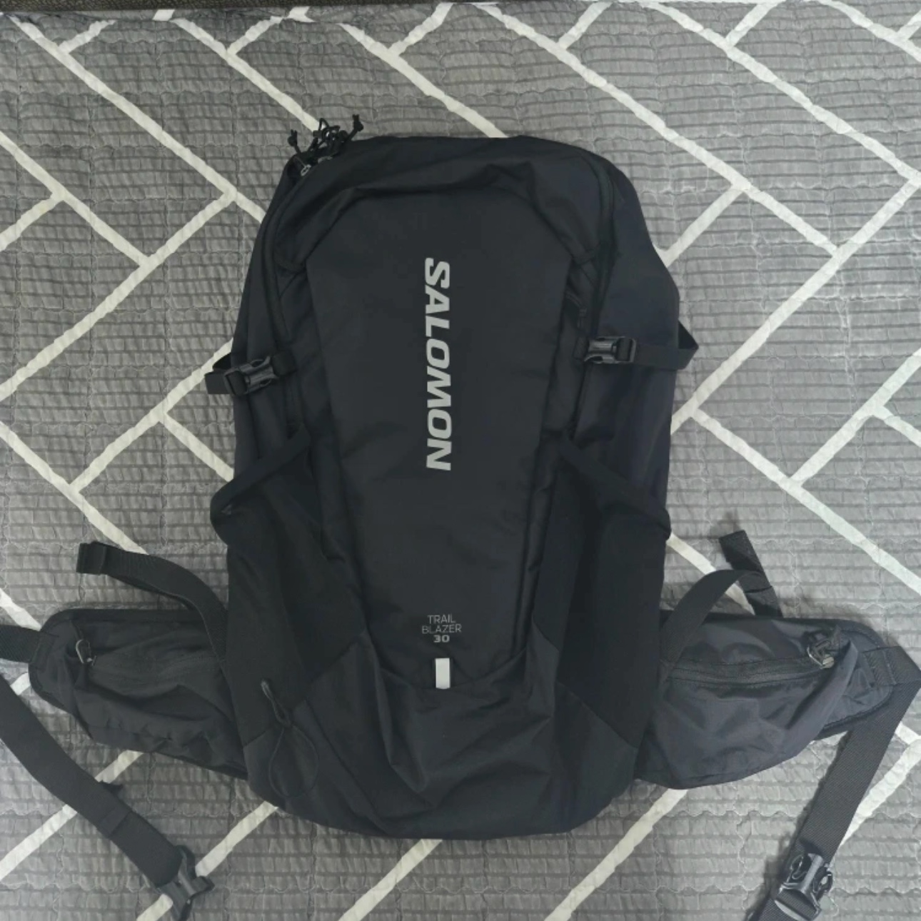 Salomon Trailblazer 30 Black 착용 스타일