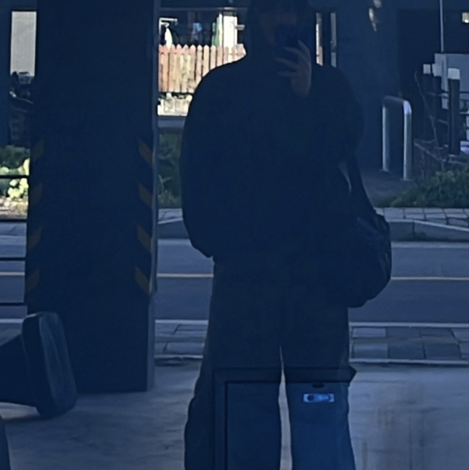 Yeezy x Gosha Rubchinskiy YZY Black Dogs Hoodie Black, Asics Jog 100 2 Black 착용 스타일 - 5