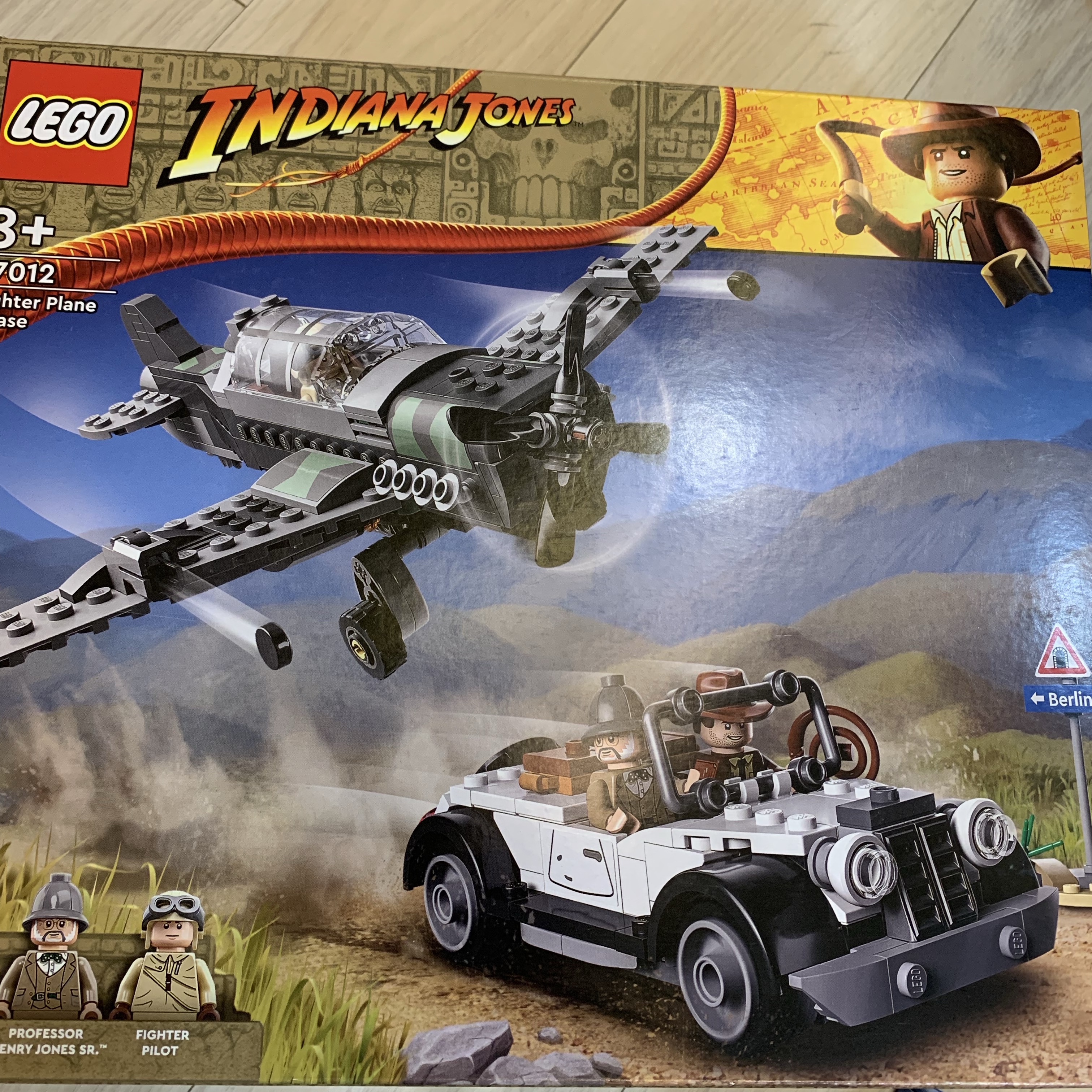 Lego Indiana Jones Fighter Plane Chase 착용 스타일